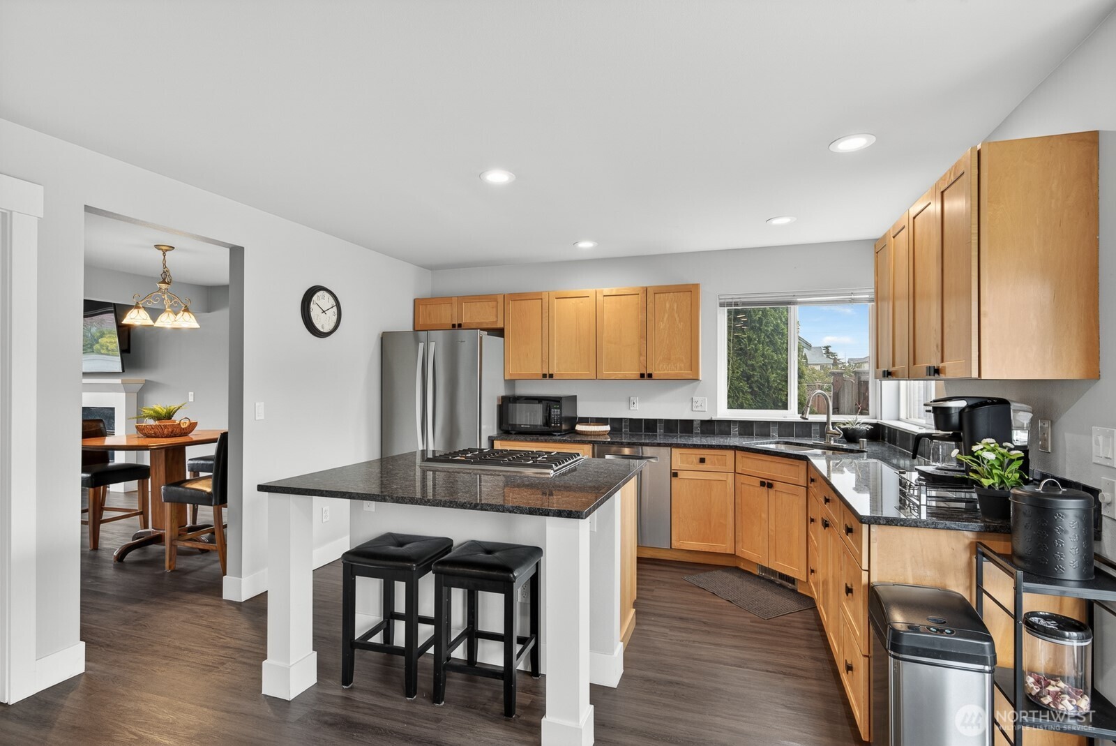 2215 37th Court Property Photo 8