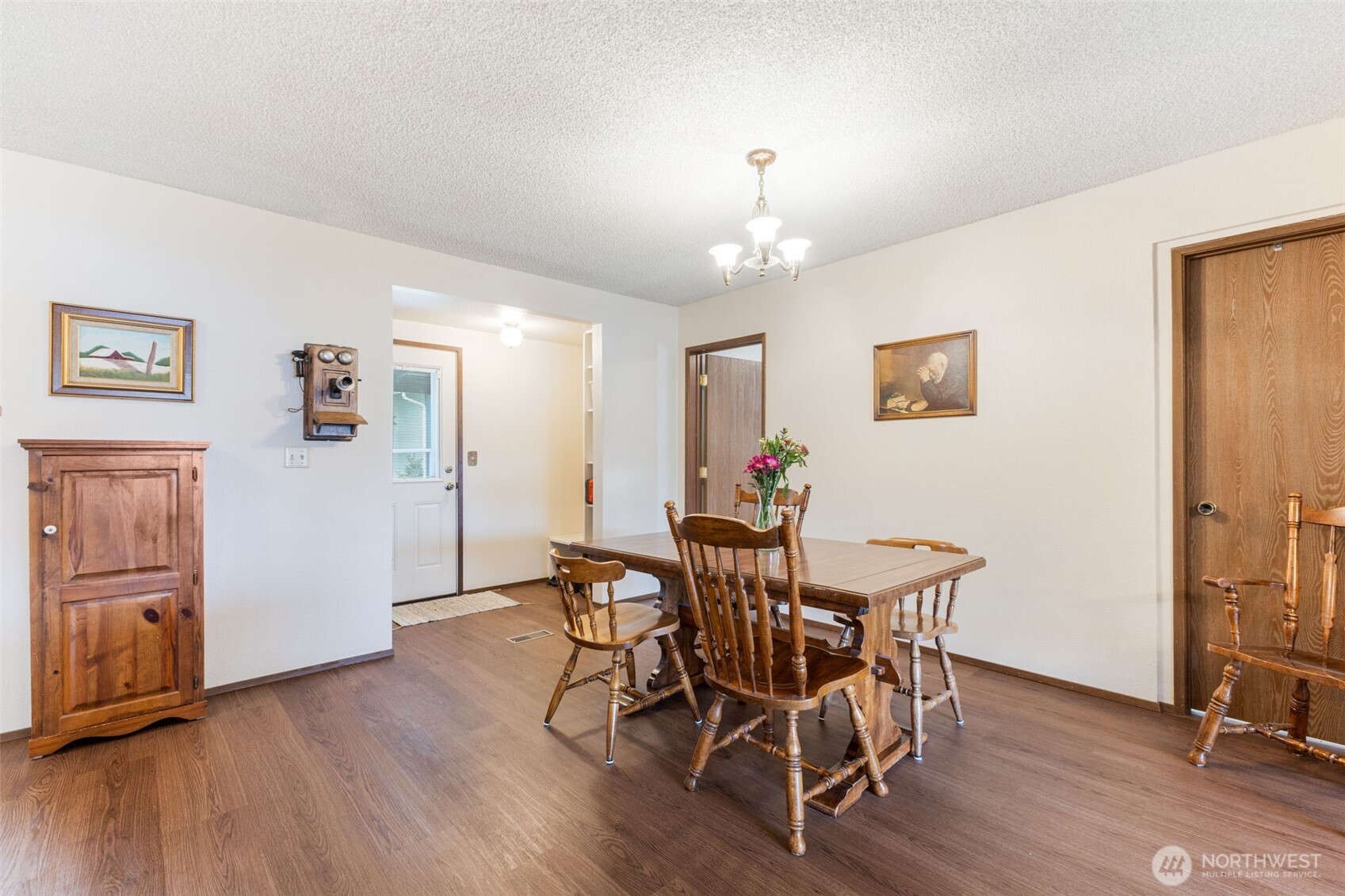15120 Elm Street Property Photo 8