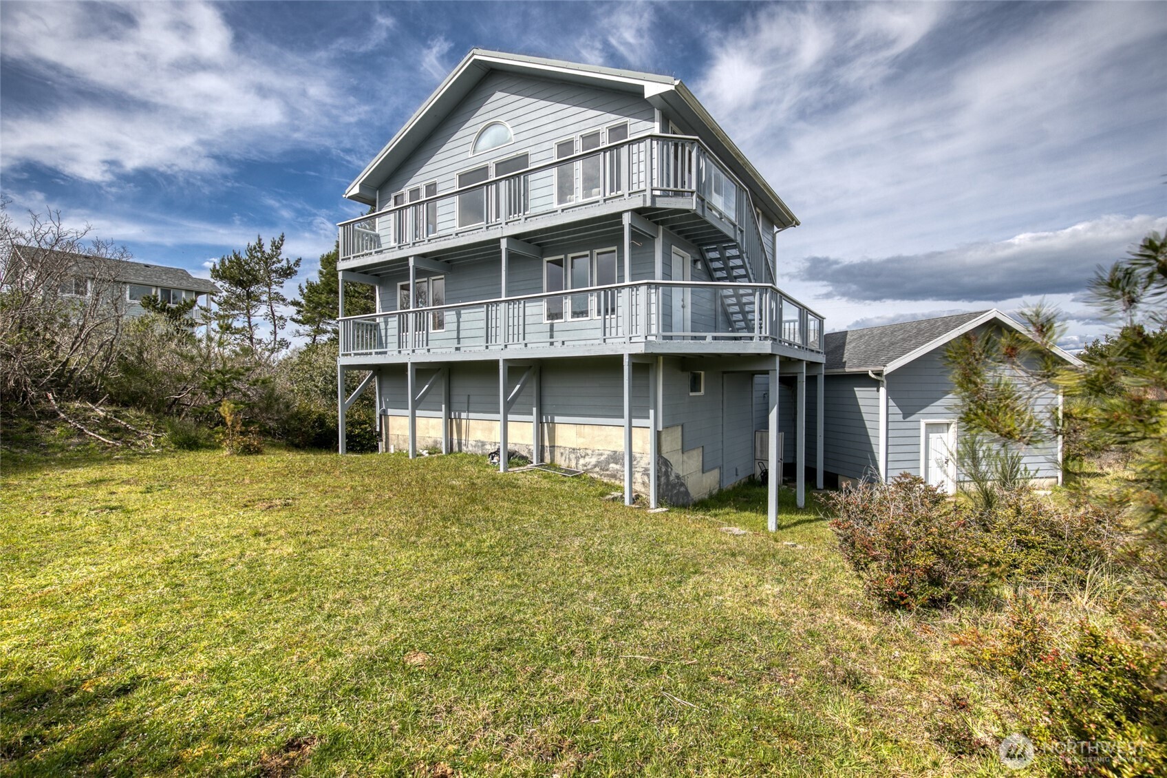 171 Marine View Drive Property Photo 3