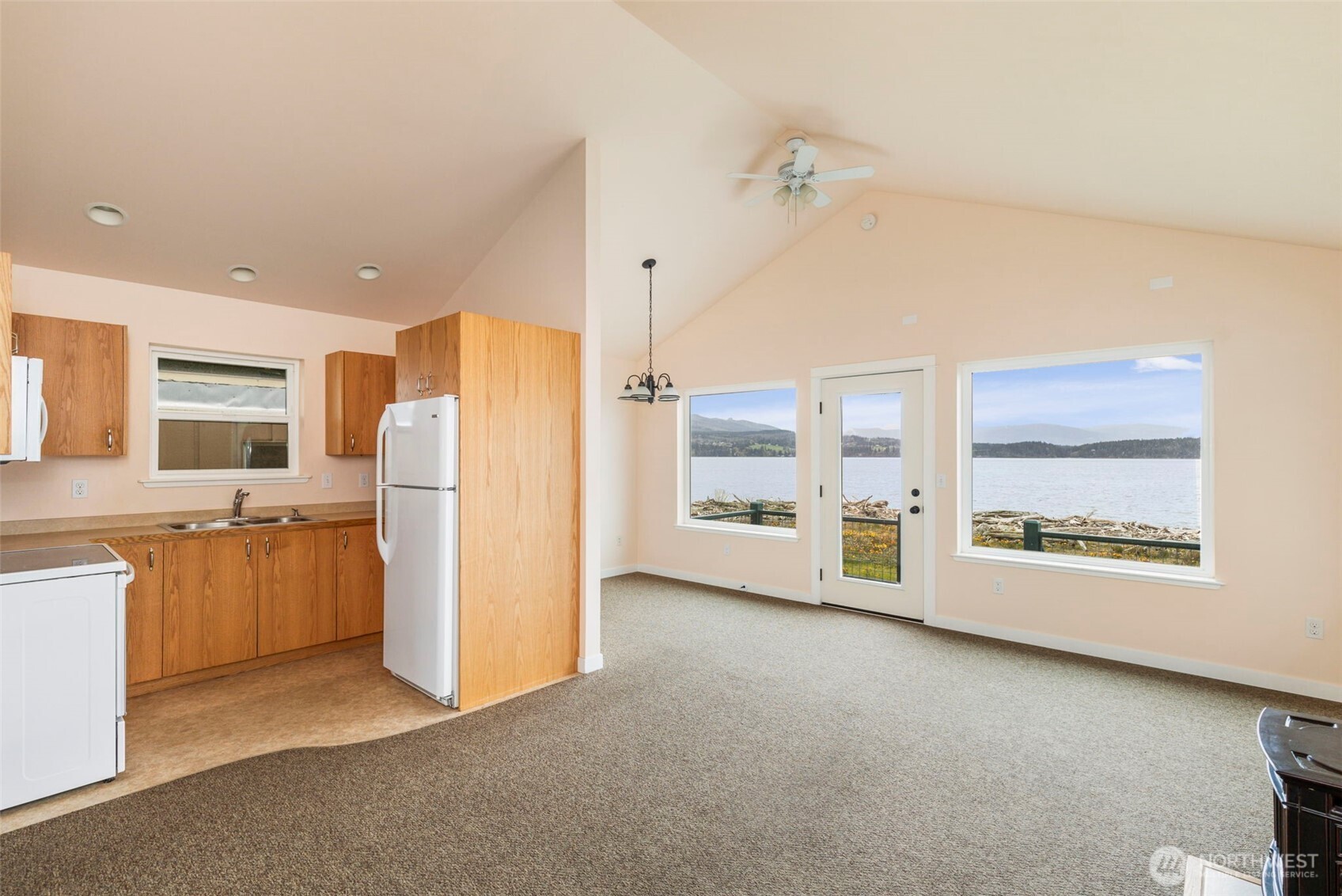 840 Beckett Point Road Property Photo 8