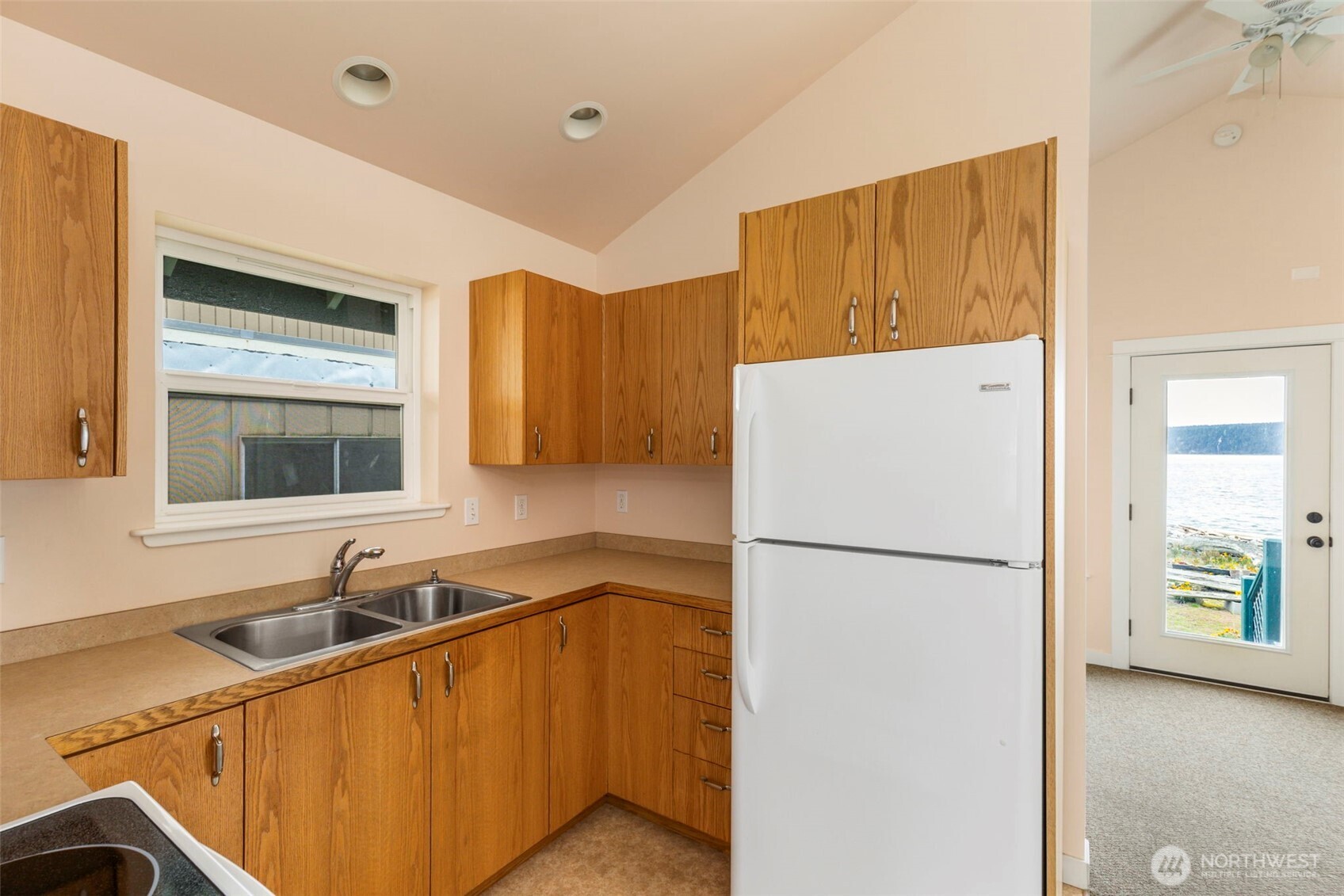 840 Beckett Point Road Property Photo 14