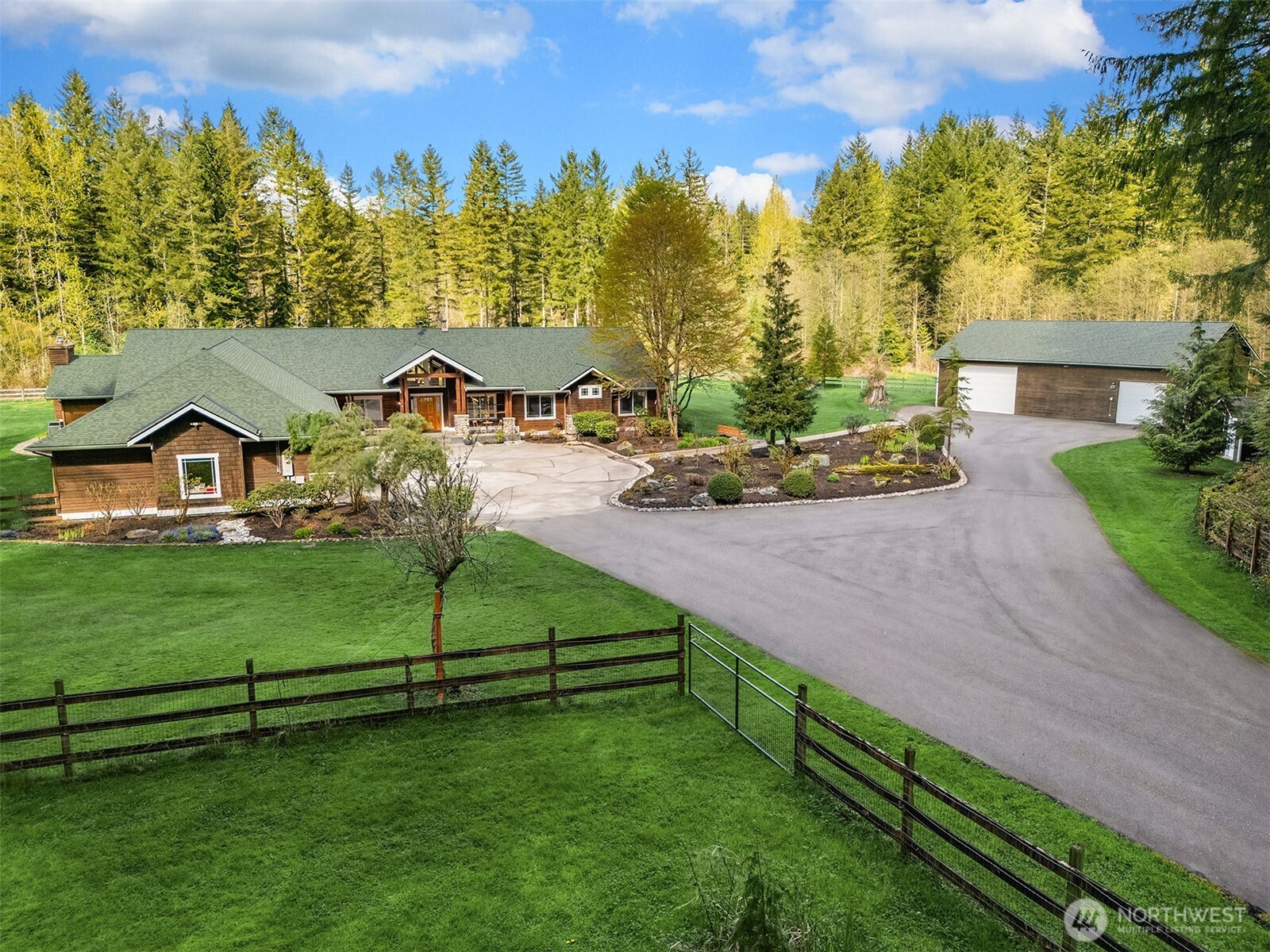 7828 Tolt Highlands Road Property Photo 2