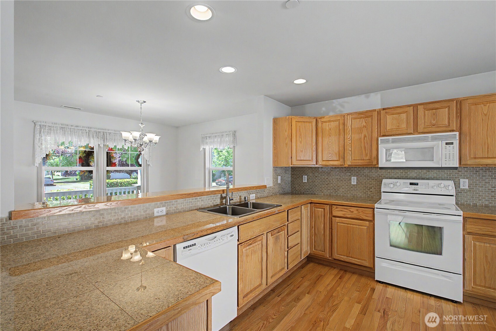 1242 Griggs Street Property Photo 3