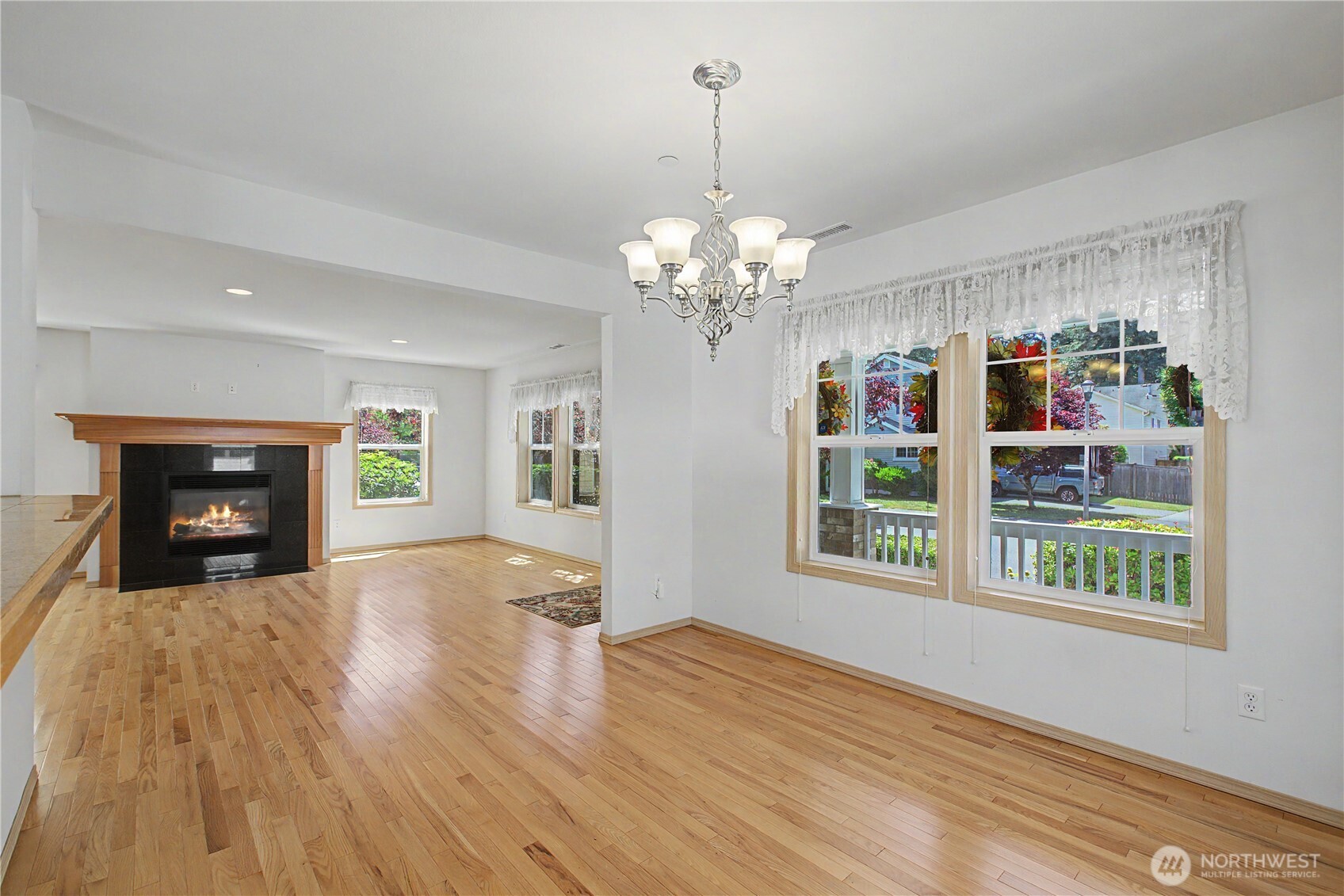 1242 Griggs Street Property Photo 6