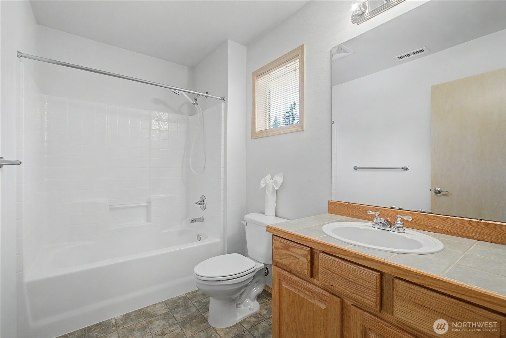 1242 Griggs Street Property Photo 9