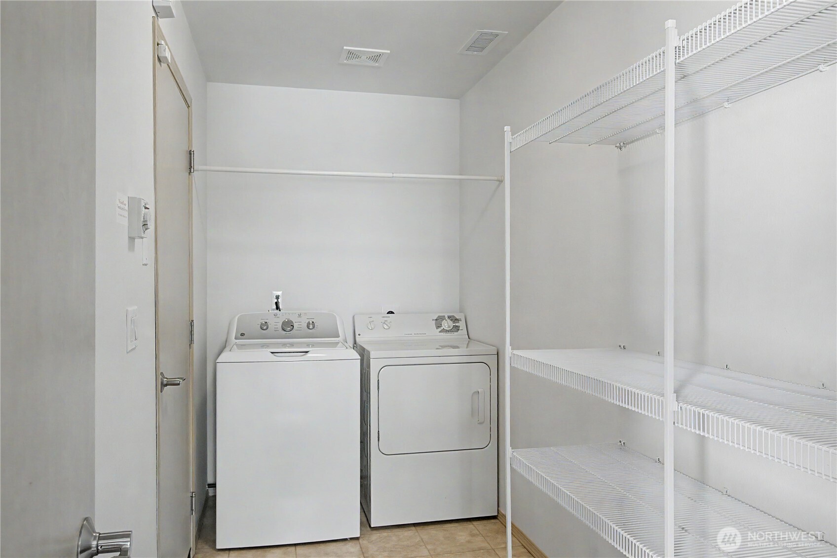 1242 Griggs Street Property Photo 13
