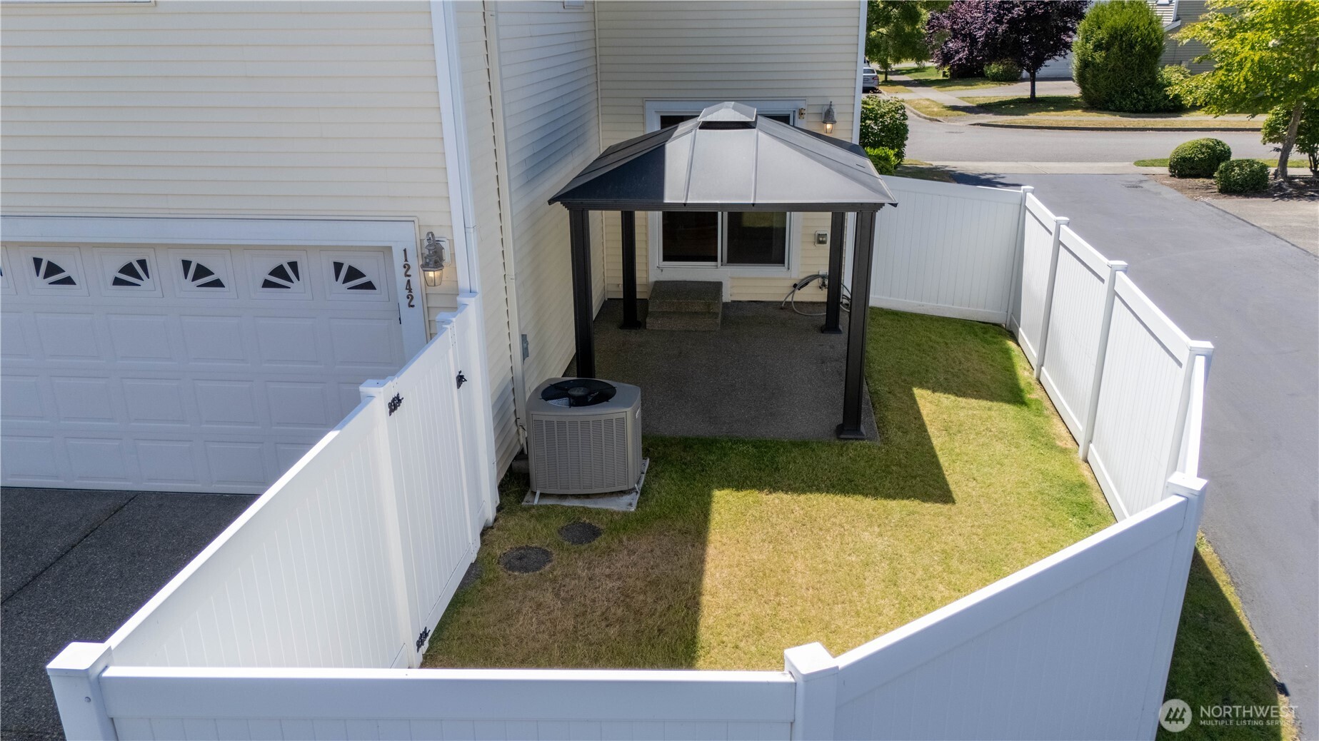 1242 Griggs Street Property Photo 18