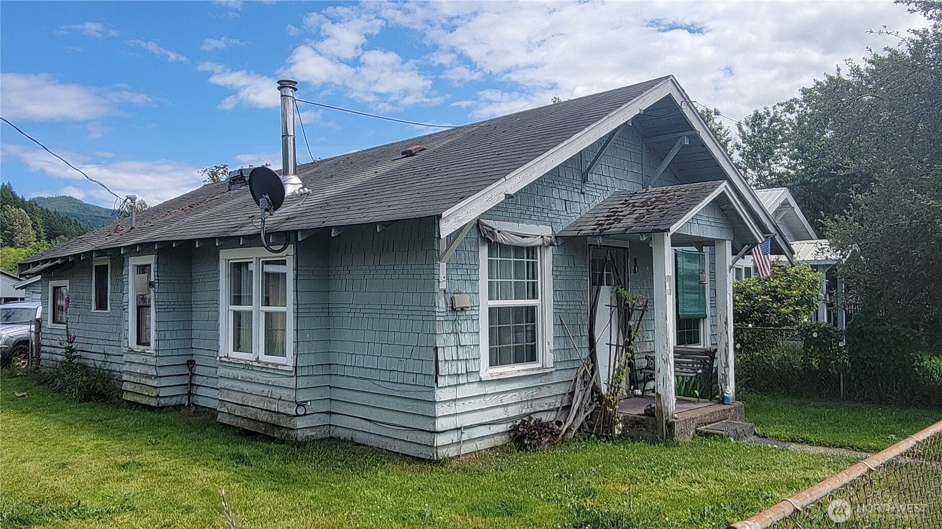 107 1st Street Property Photo 1
