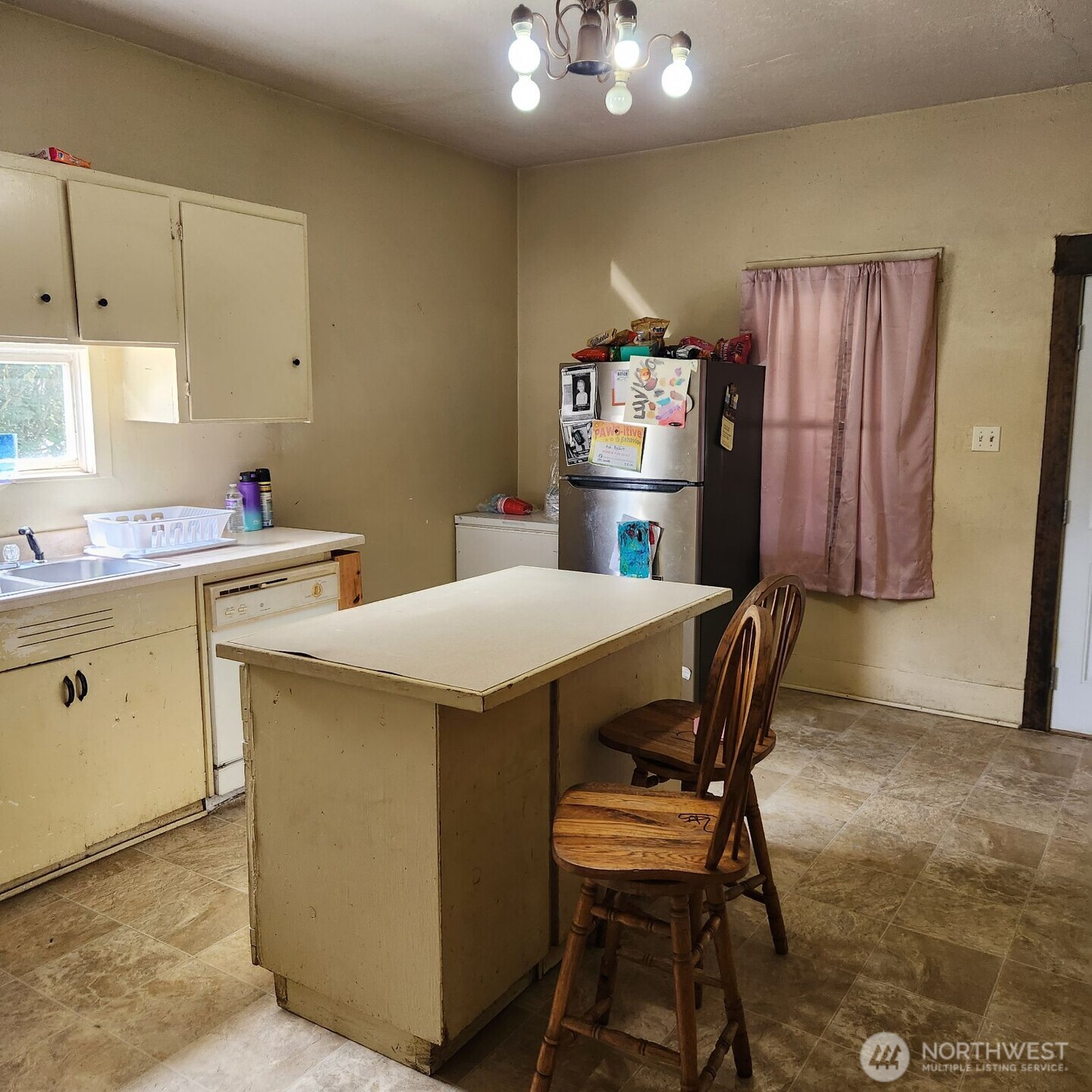 252 4th Street Property Photo 6