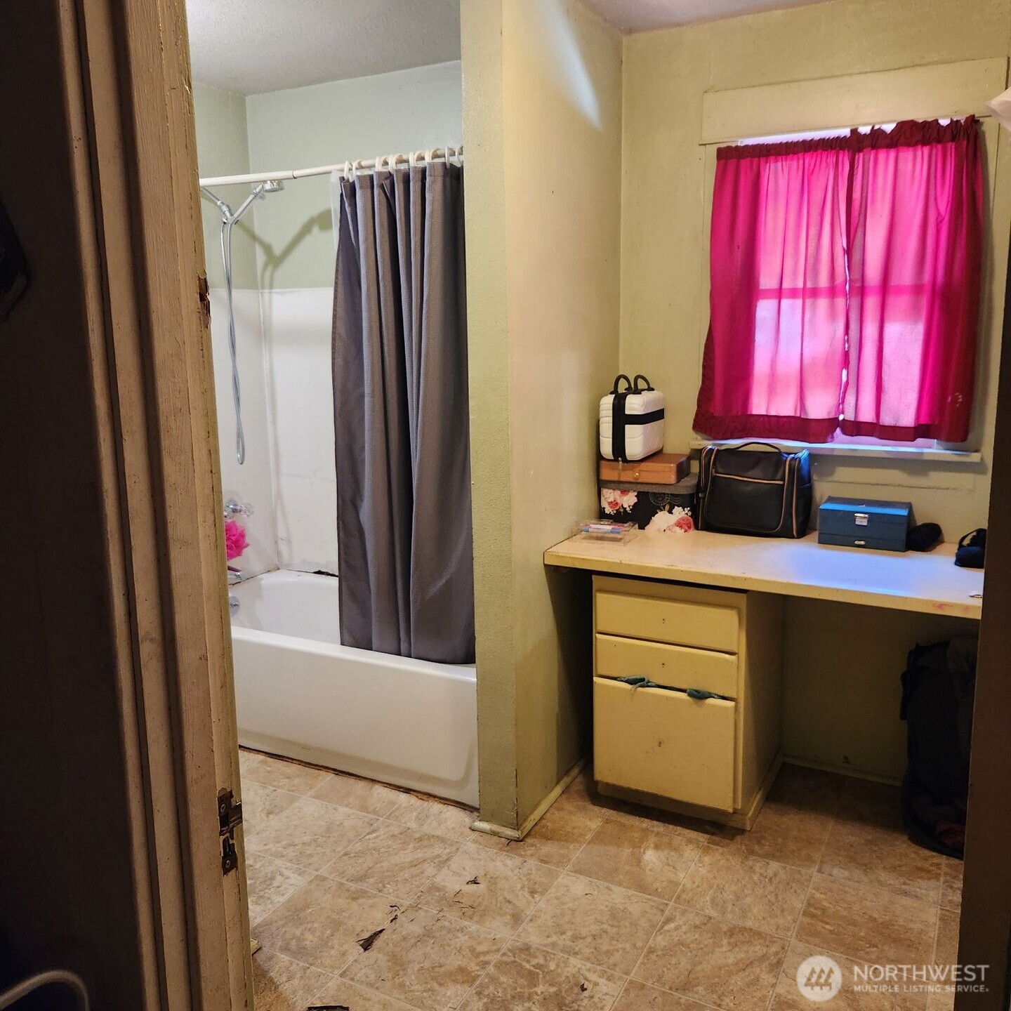 252 4th Street Property Photo 11