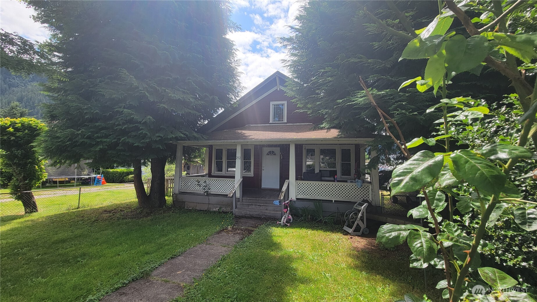 252 4th Street Property Photo 15