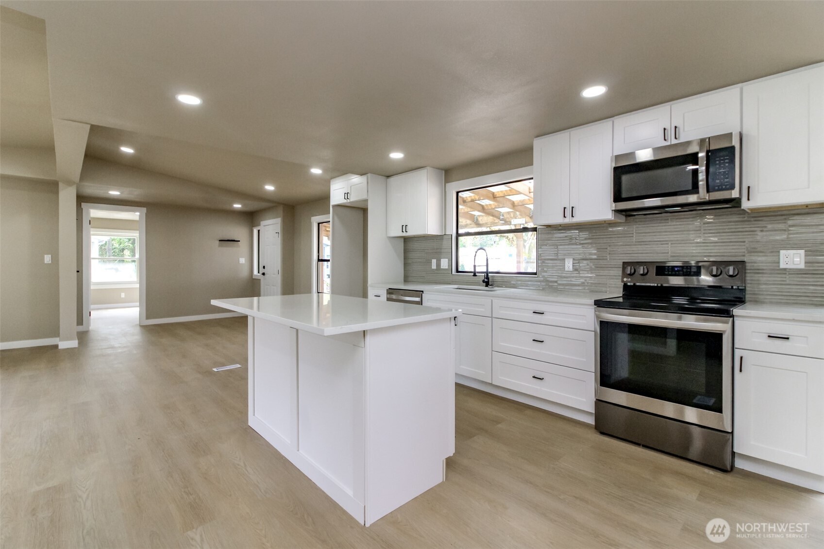 1111 Archwood Drive 375 Property Photo 15