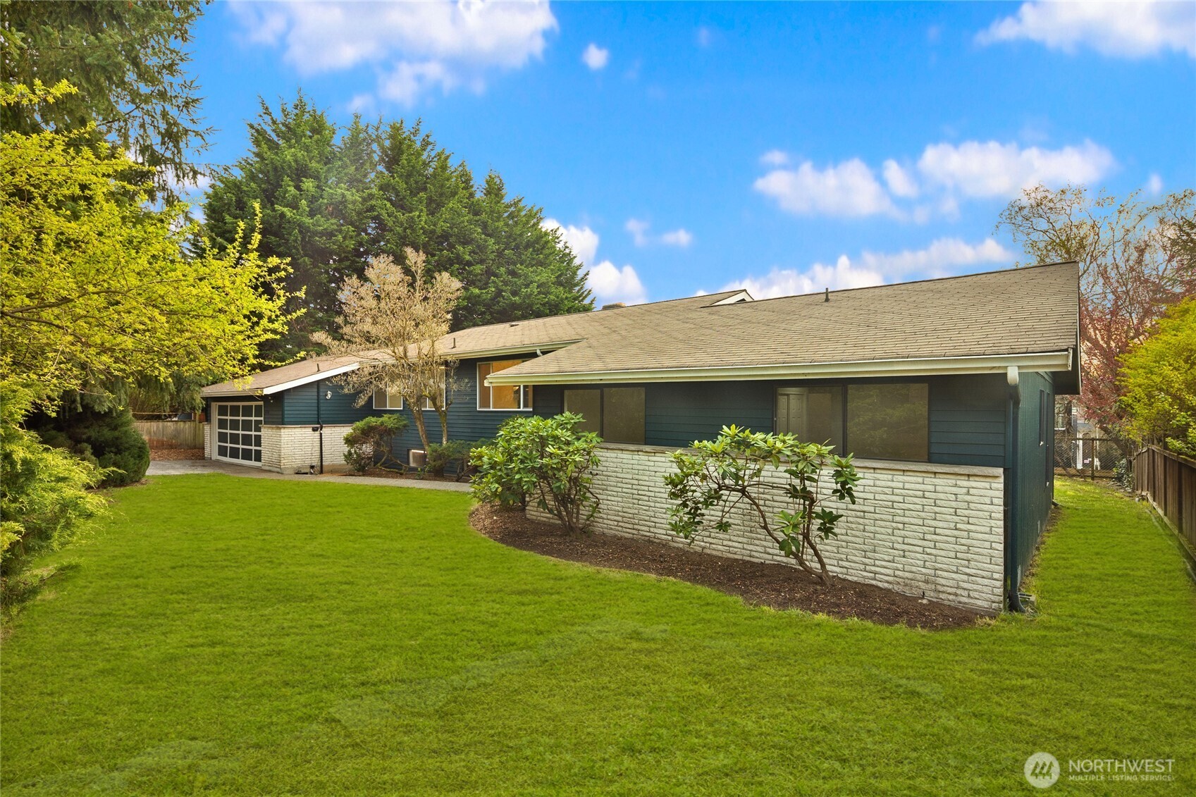 12511 37th Avenue Property Photo 2