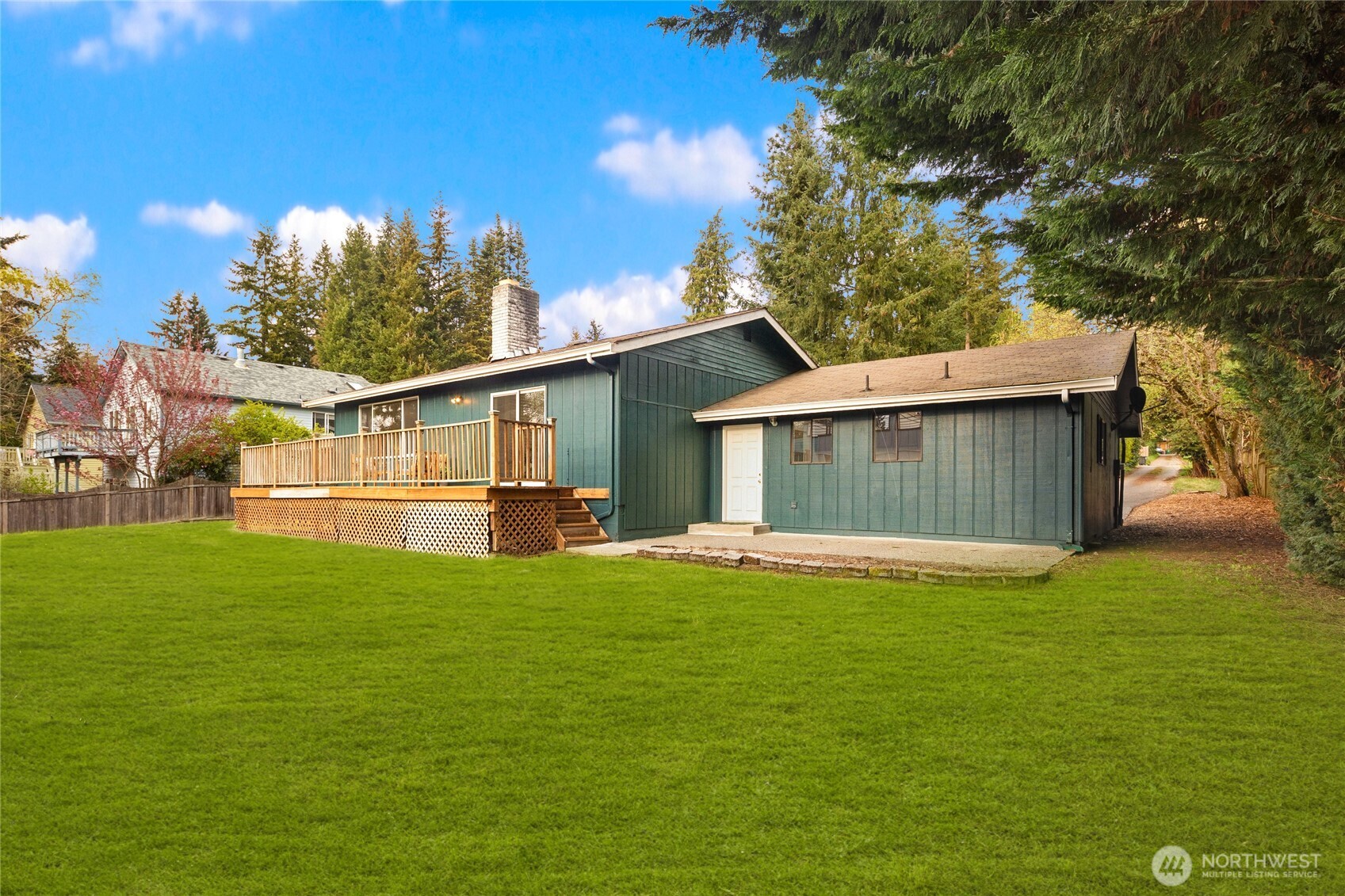 12511 37th Avenue Property Photo 3