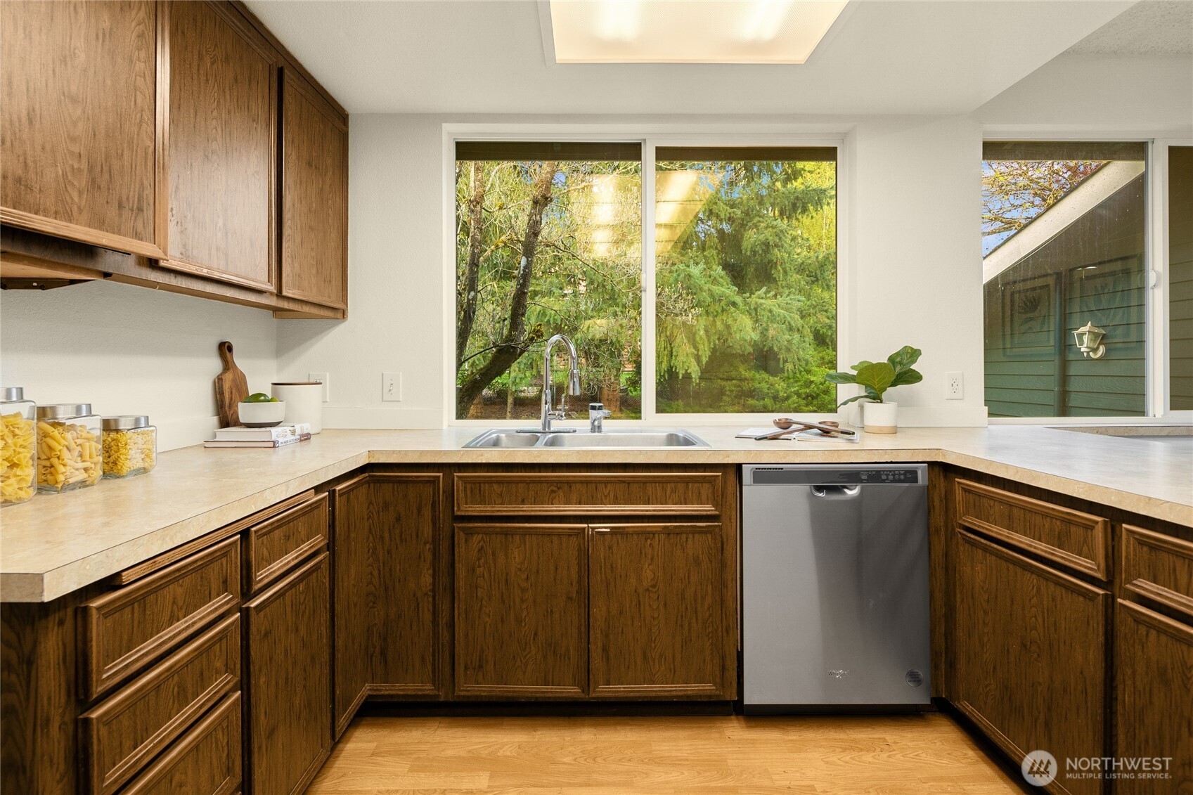 12511 37th Avenue Property Photo 16