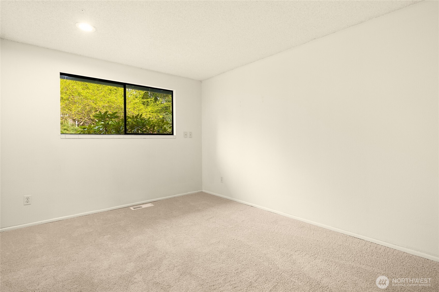 12511 37th Avenue Property Photo 25