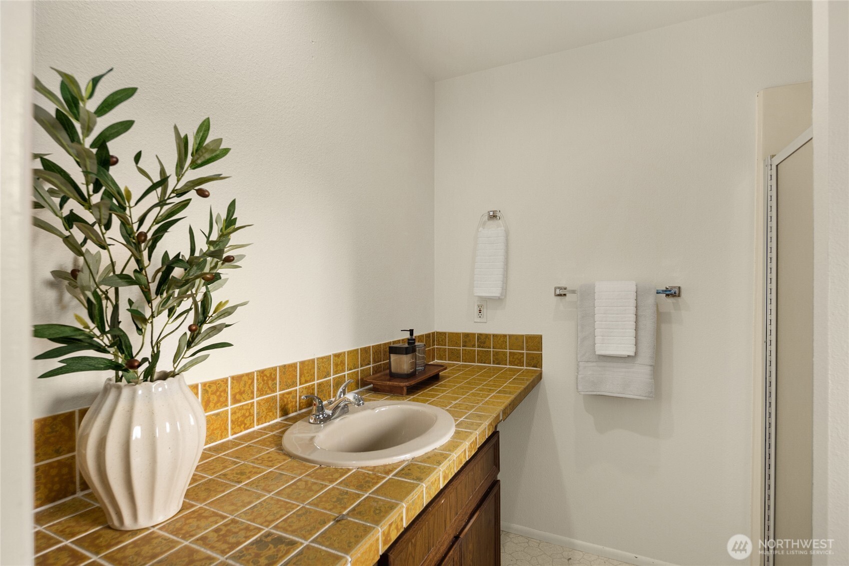 12511 37th Avenue Property Photo 27