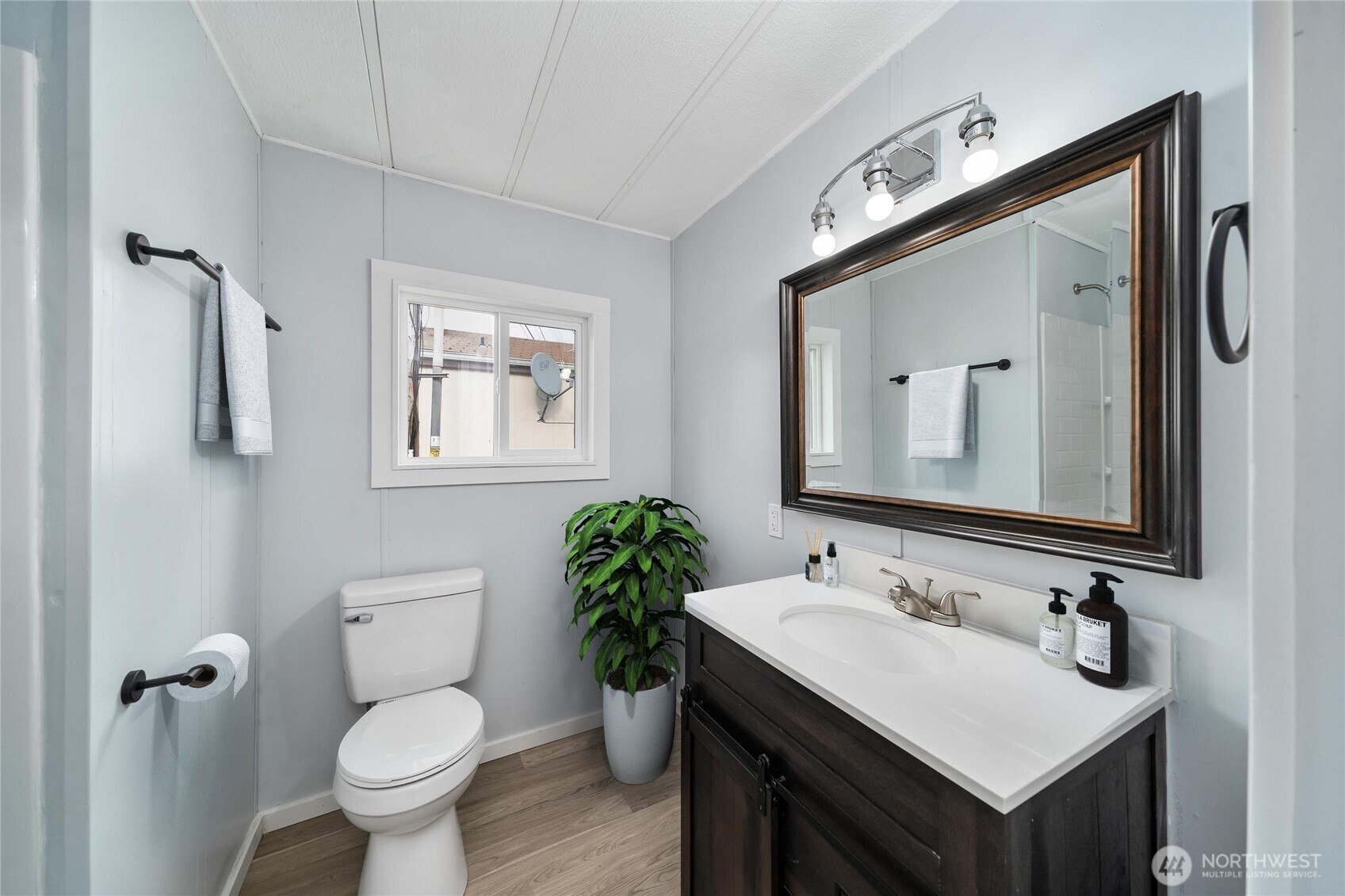 17103 Spanaway Loop Road 36 Property Photo 10