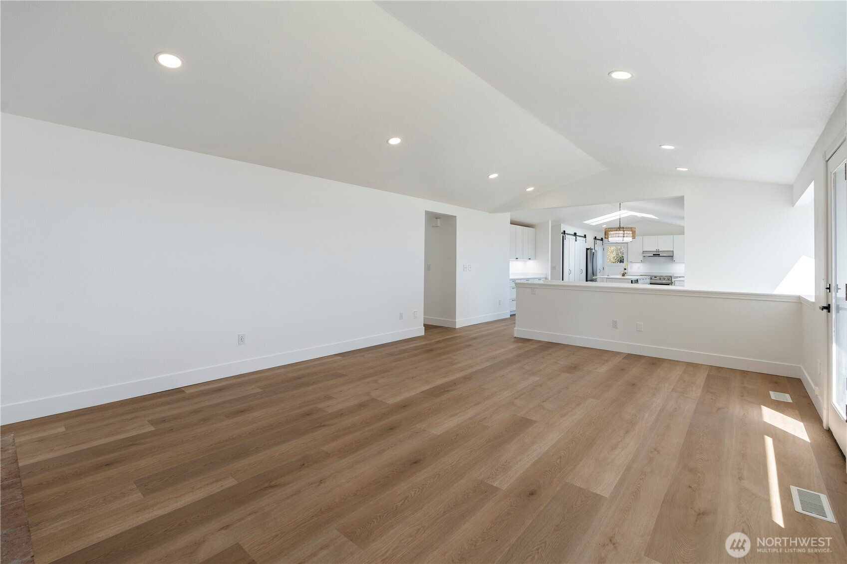 800 Thorndyke Road Property Photo 10