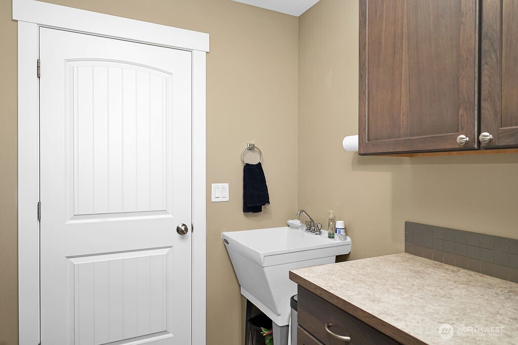1561 Bitterbrush Drive Property Photo 35