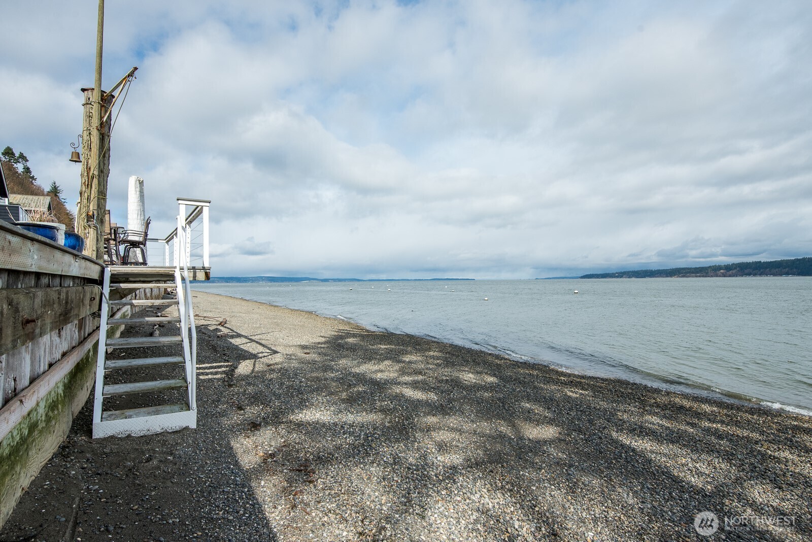 3187 Shoreline Drive Property Photo 4