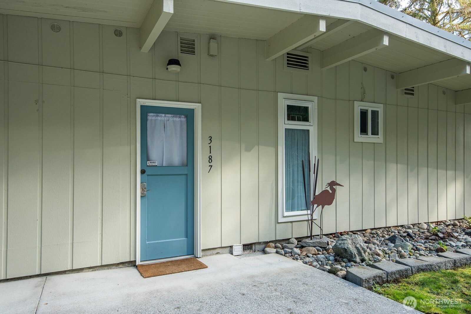 3187 Shoreline Drive Property Photo 5