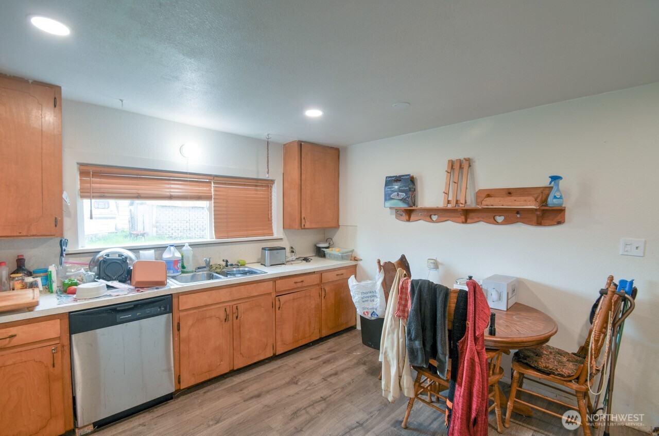 242 Main Street Property Photo 6