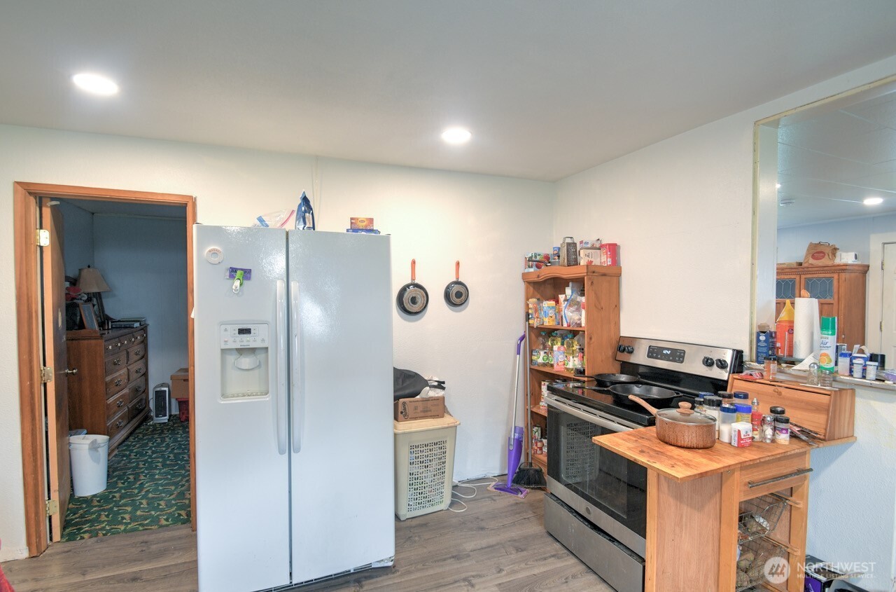 242 Main Street Property Photo 8