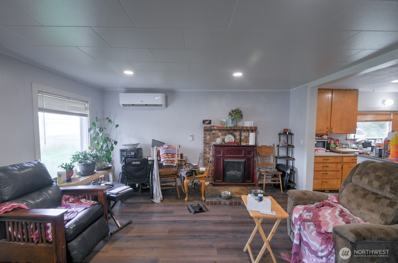 242 Main Street Property Photo 10