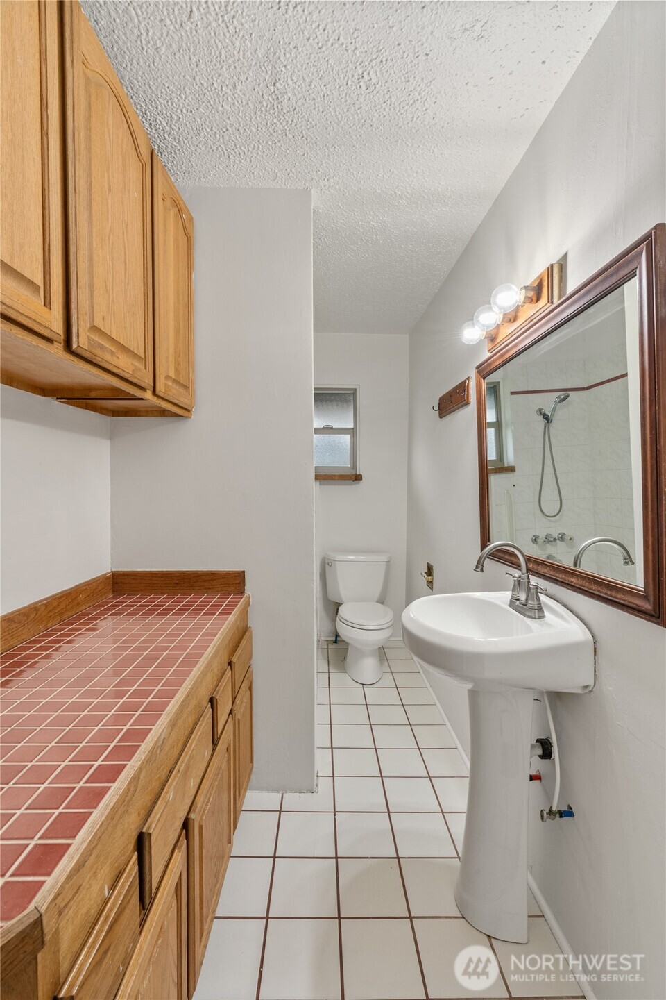 107 W 4th Street Property Photo 4