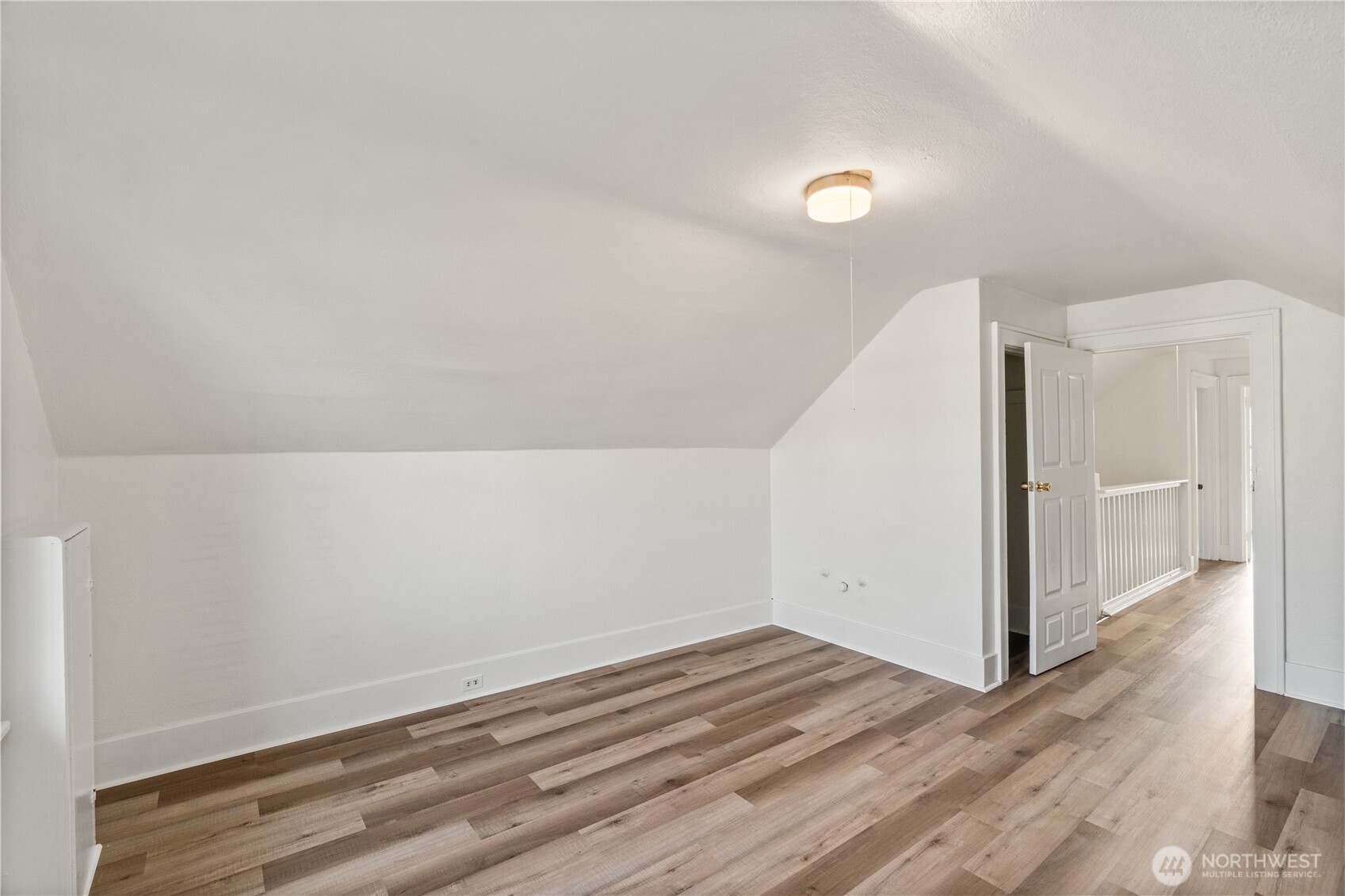 107 W 4th Street Property Photo 13
