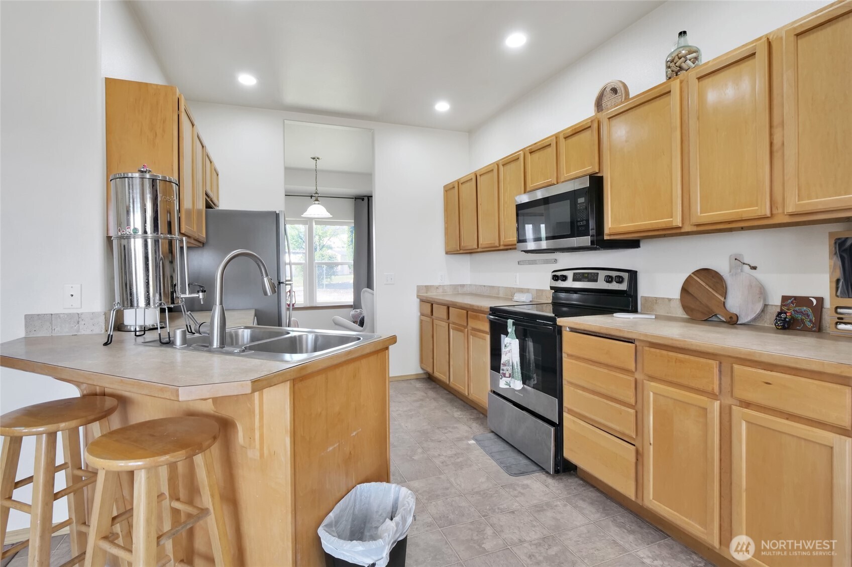 901 W Windrose Drive Property Photo 17