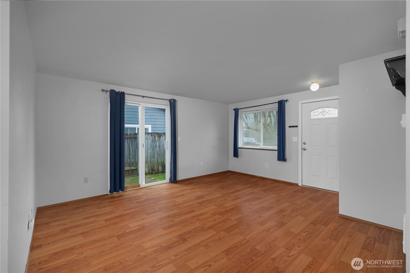 4938 Wilshire Court A & B Property Photo 5