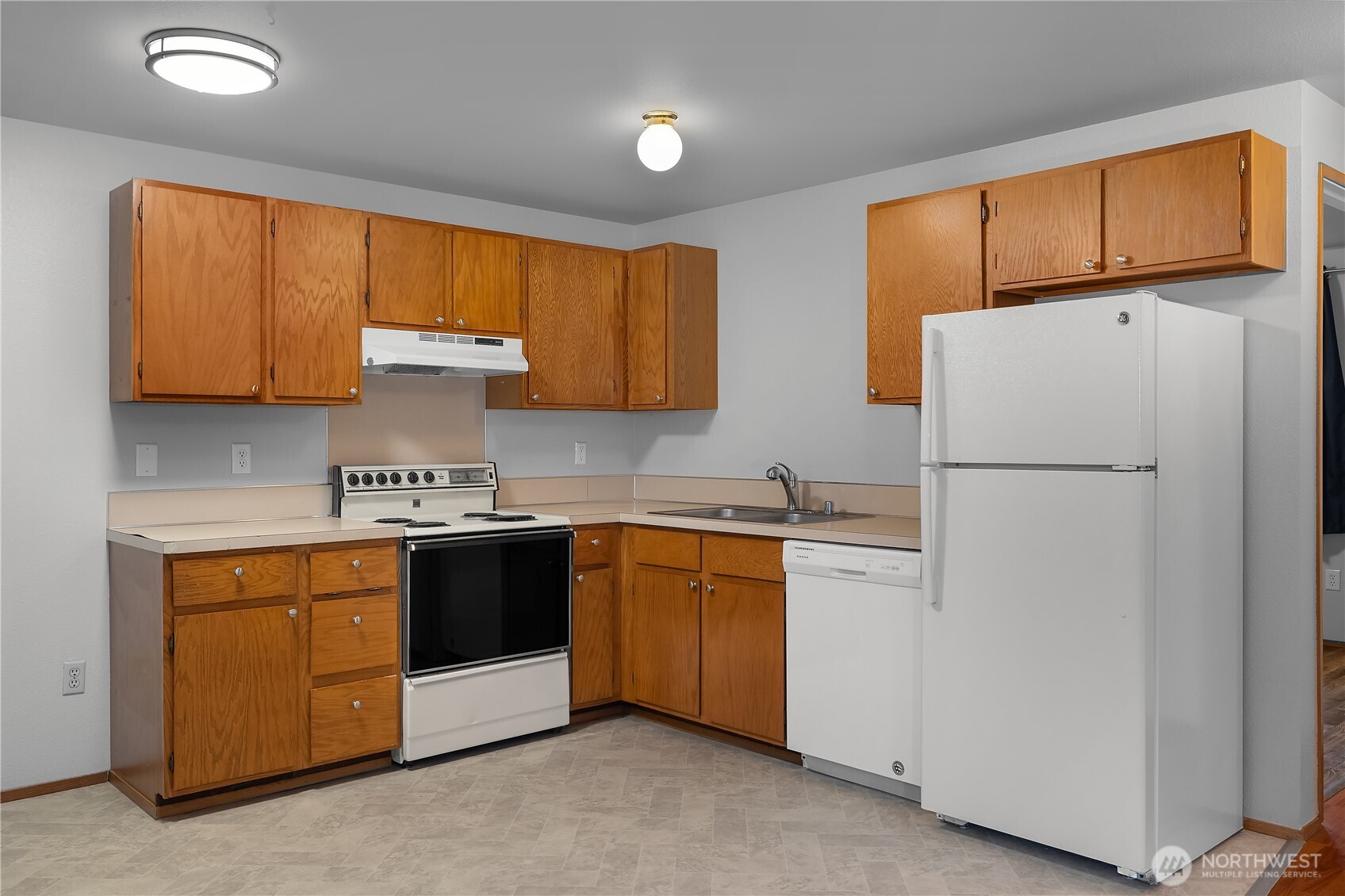 4938 Wilshire Court A & B Property Photo 10
