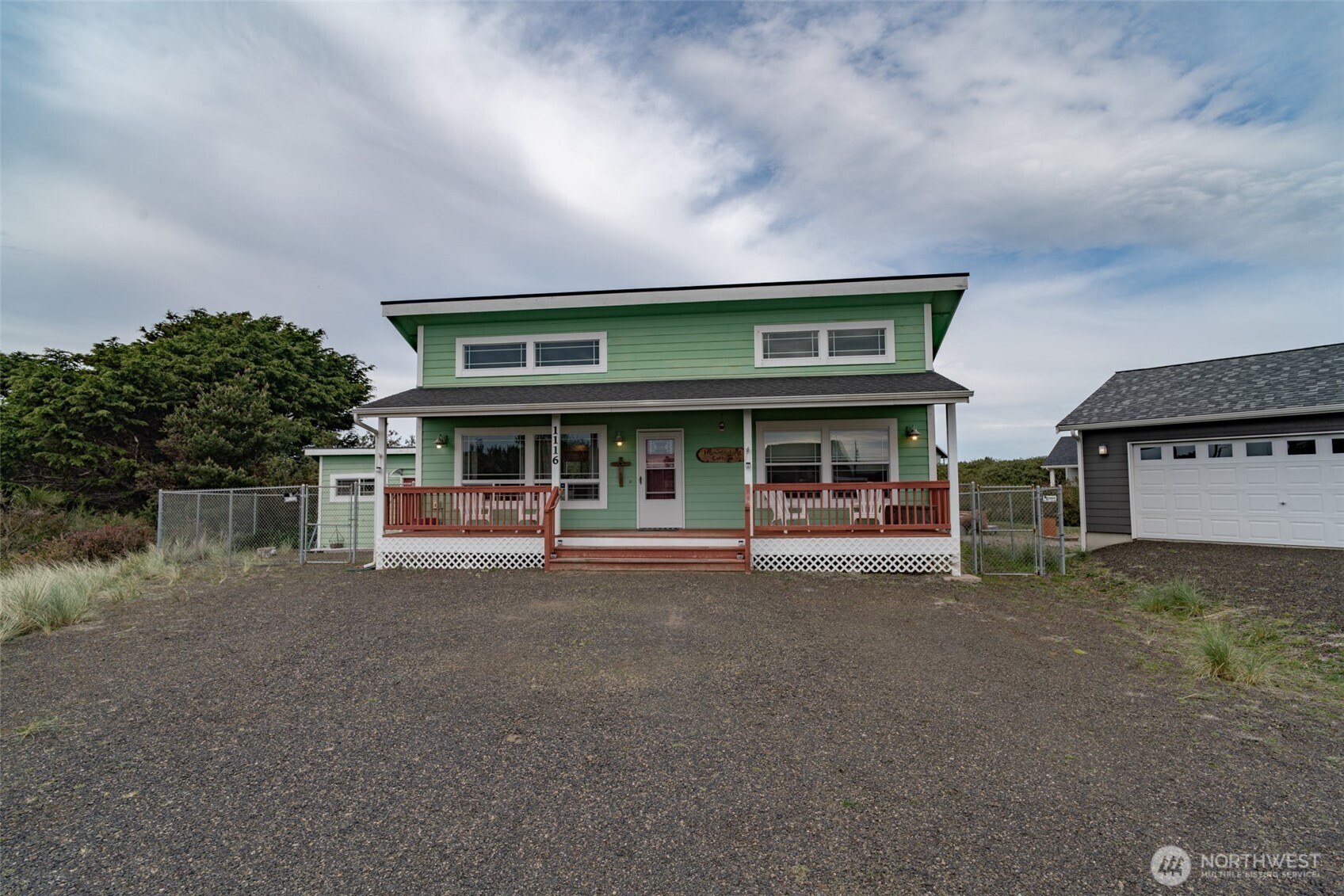 1116 SW Glendover Court Property Photo 1
