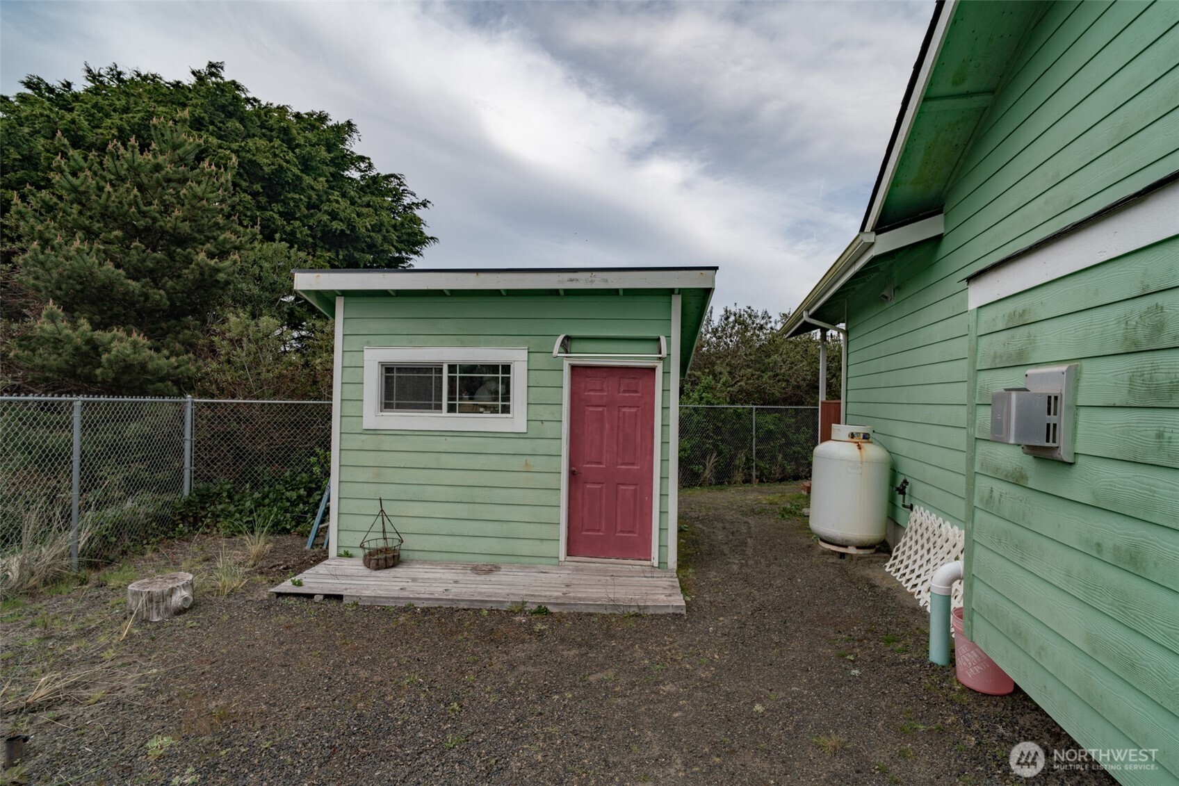 1116 Sw Glendover Court Property Photo 6