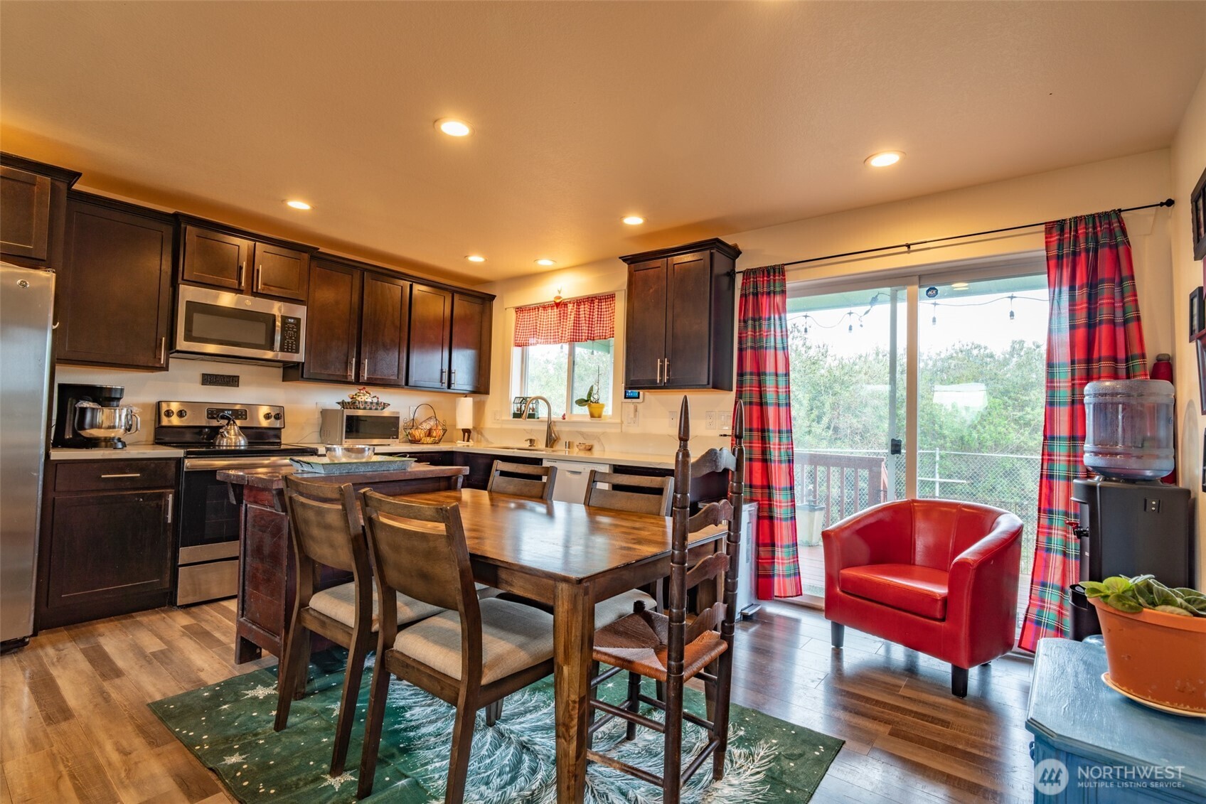 1116 Sw Glendover Court Property Photo 18