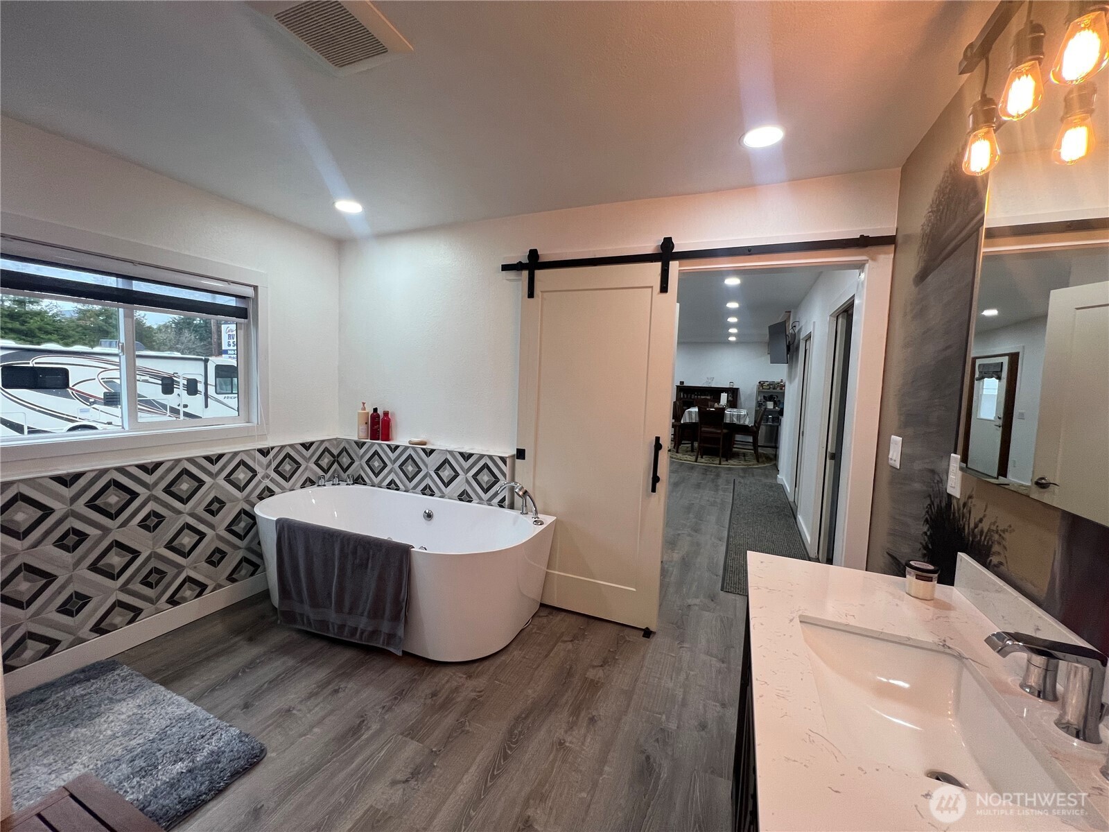 4015 Pacific Way Property Photo 14