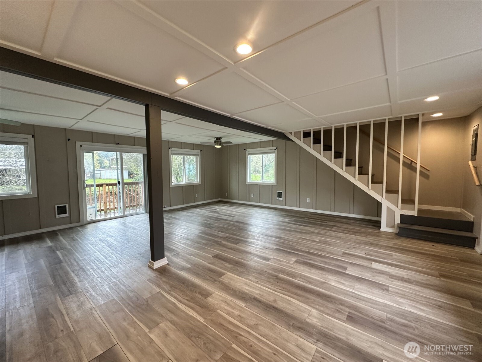18538 Dynamite Dr Se Property Photo 8