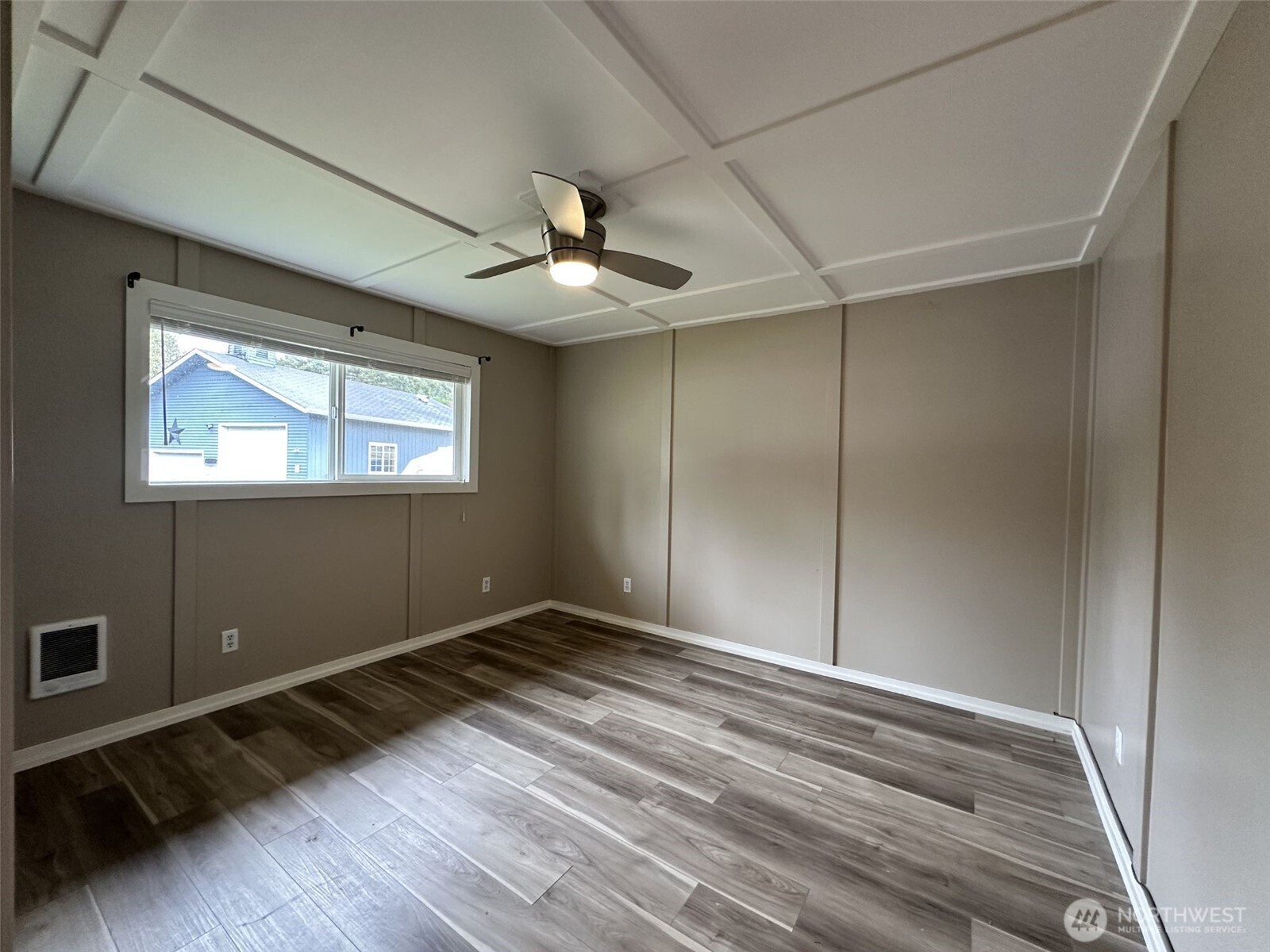 18538 Dynamite Dr Se Property Photo 10