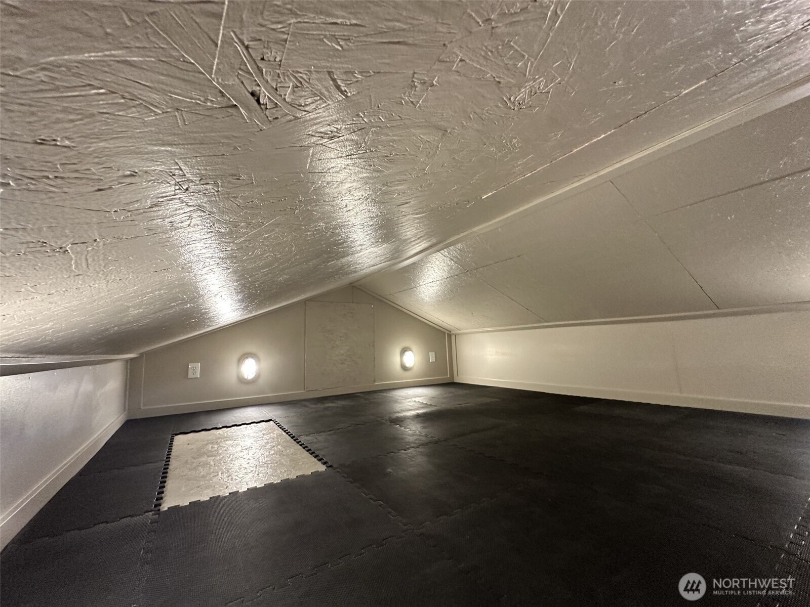 18538 Dynamite Dr Se Property Photo 16