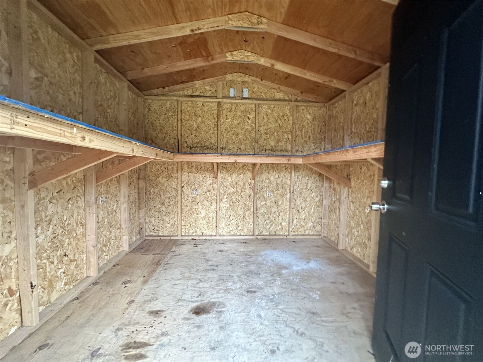 18538 Dynamite Dr Se Property Photo 17