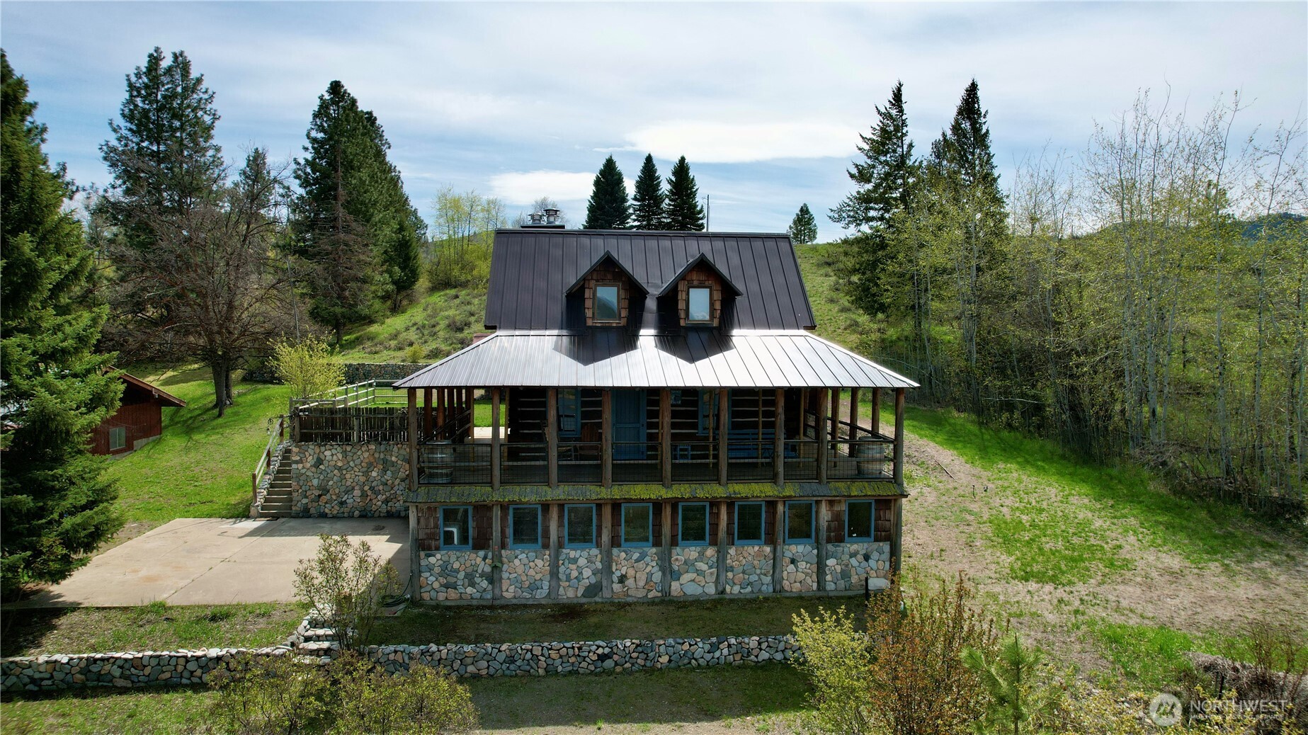 132 Twin Lakes Road Property Photo 1
