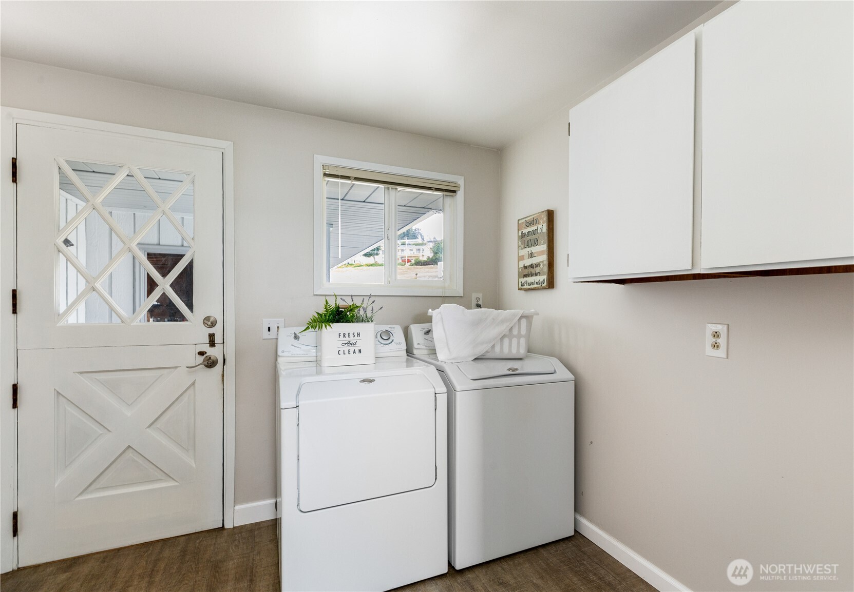 690 Maplewood Loop Property Photo 16