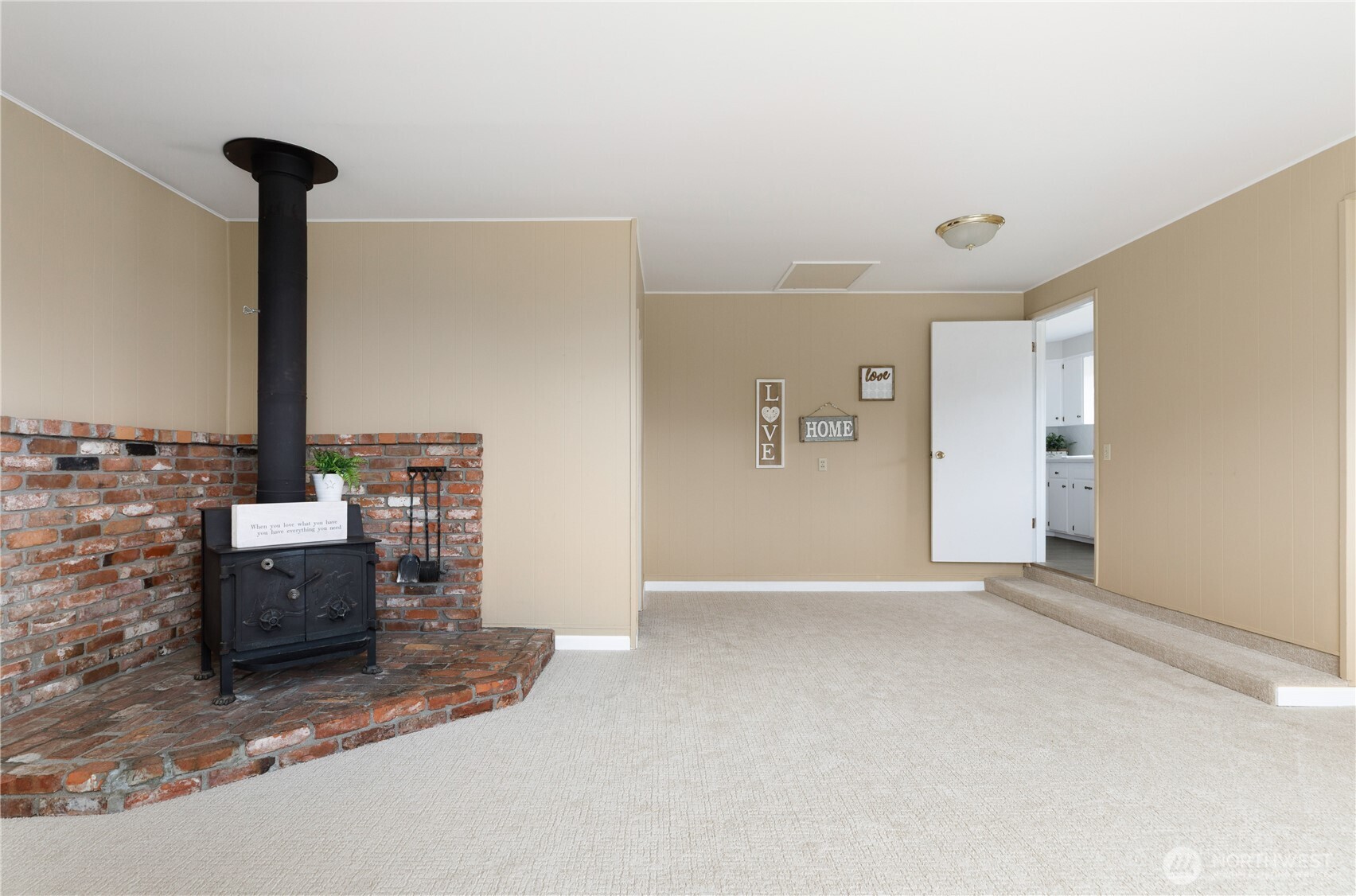 690 Maplewood Loop Property Photo 19