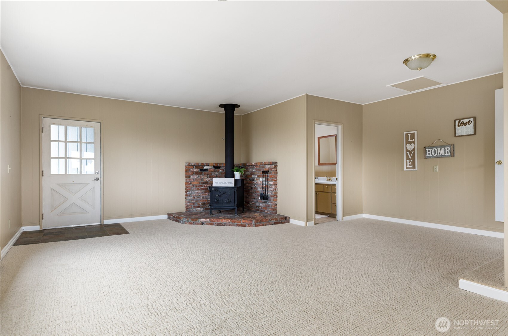 690 Maplewood Loop Property Photo 21