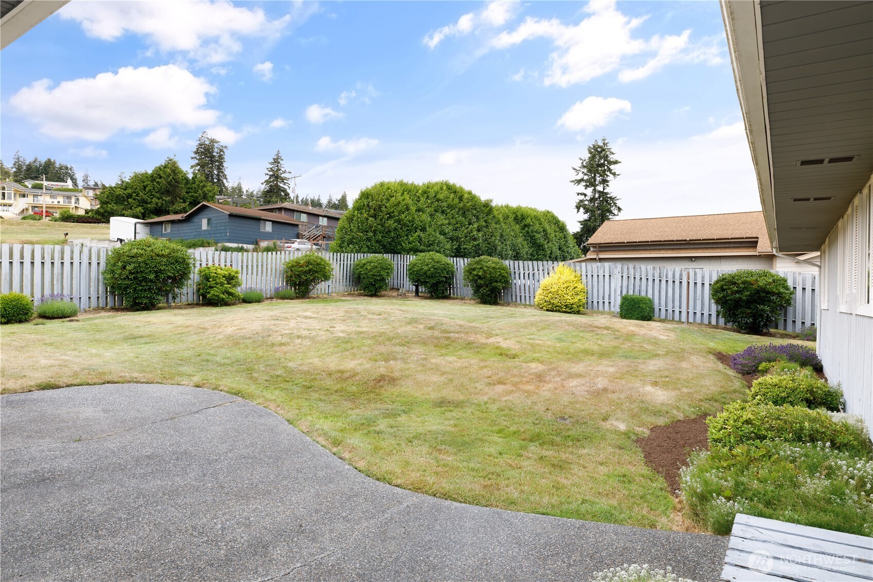 690 Maplewood Loop Property Photo 37