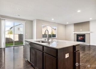 6930 Oleander Ave Ne Property Photo 8
