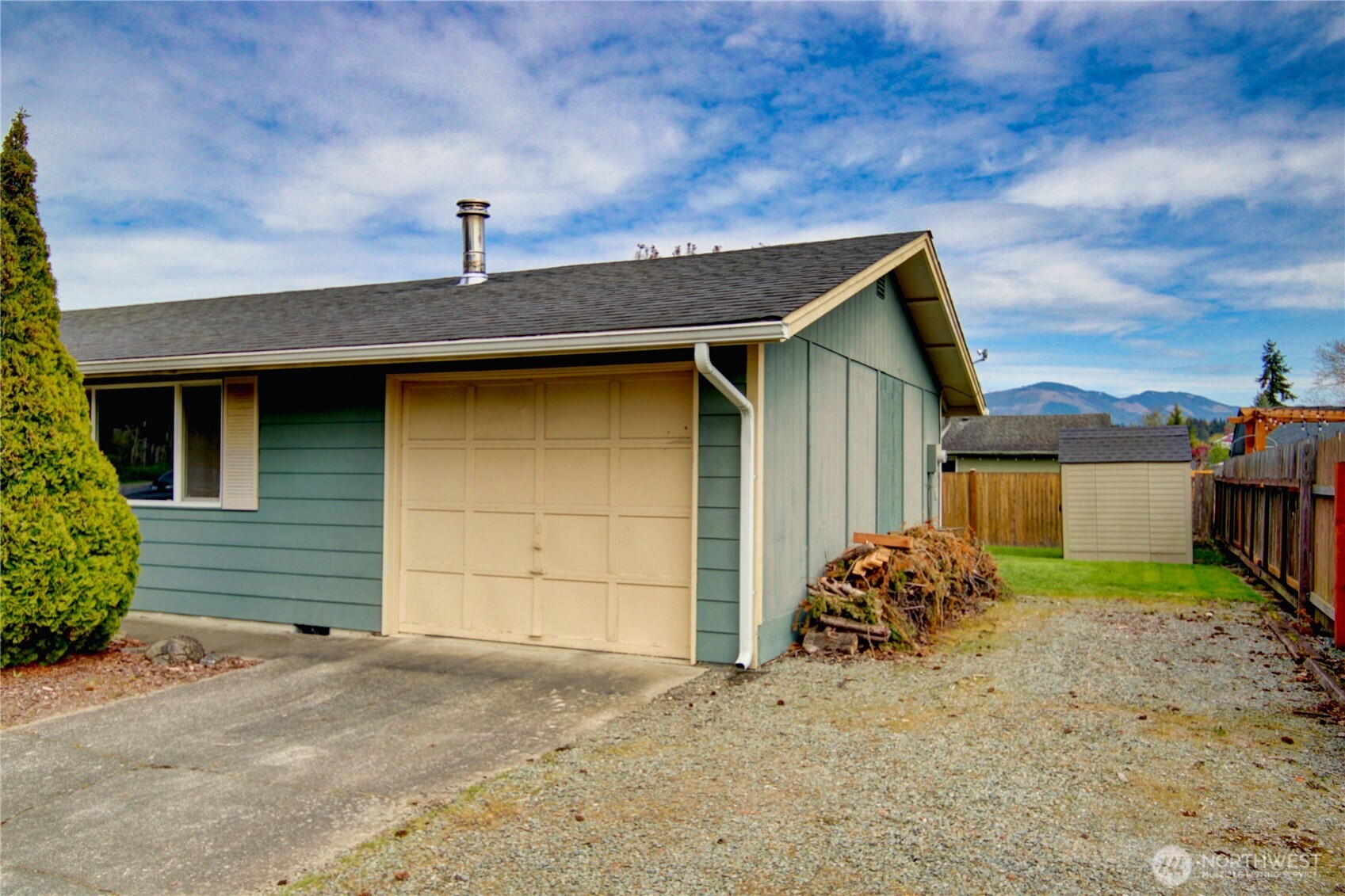 908 S 20th Property Photo 22