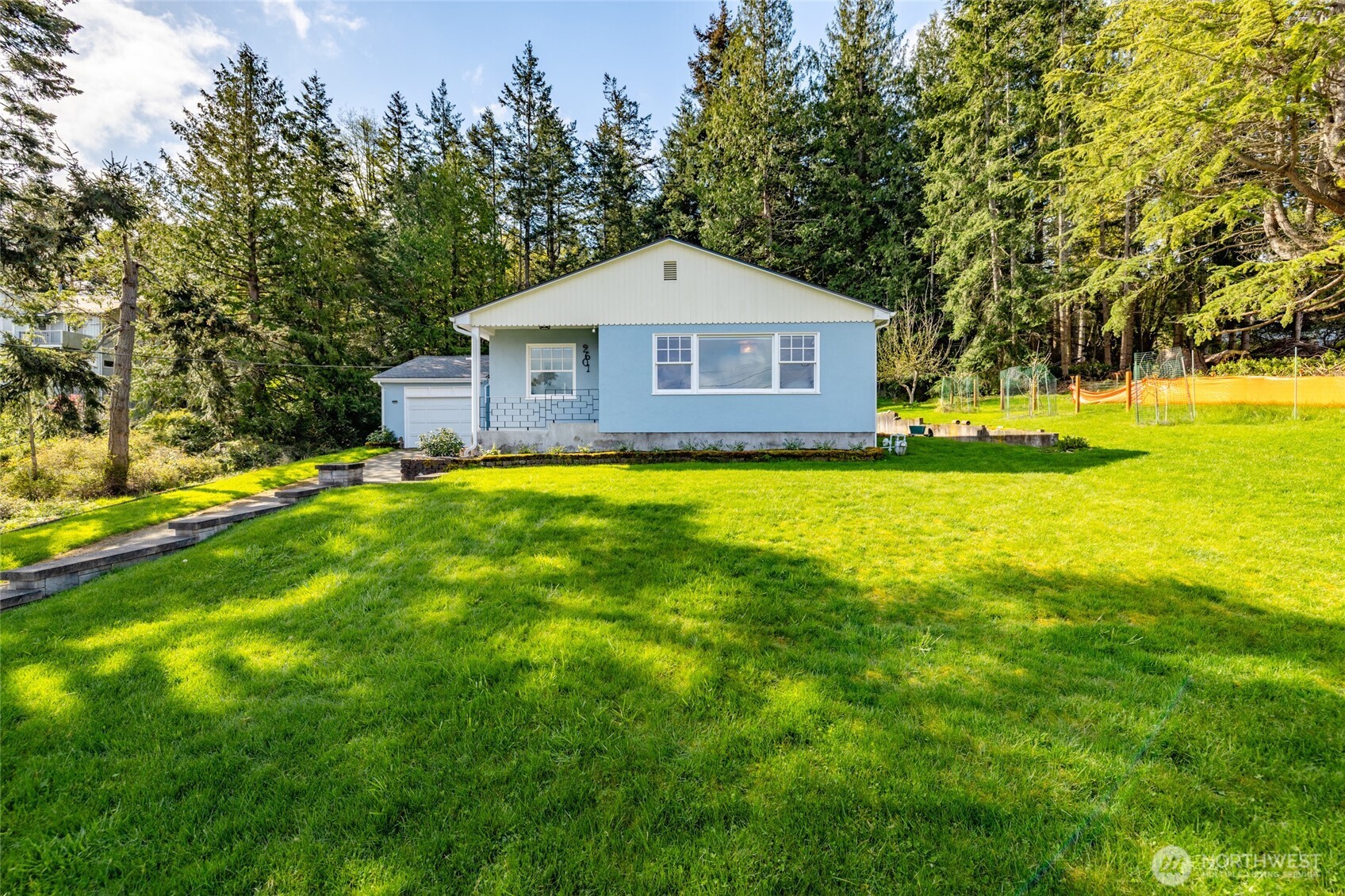 2601 17th Street Property Photo 3